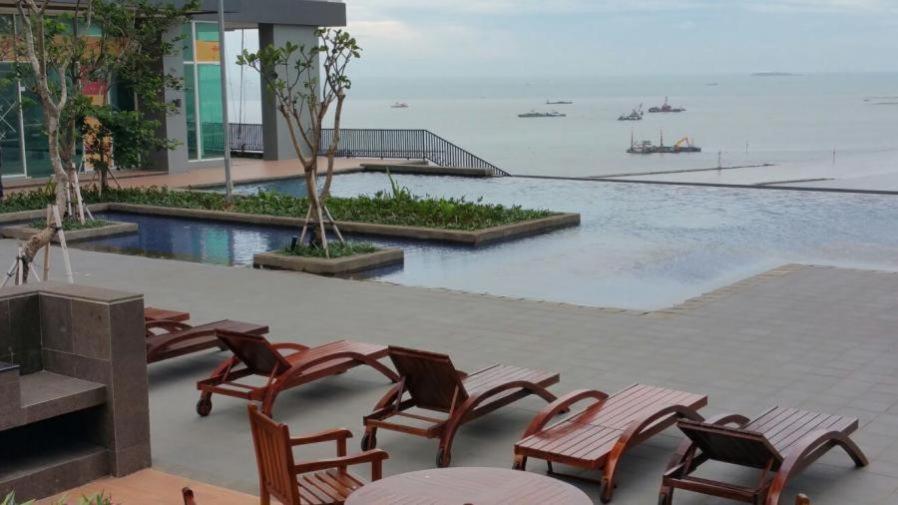 4 Bed Condo Sleeping by The Sea view 4