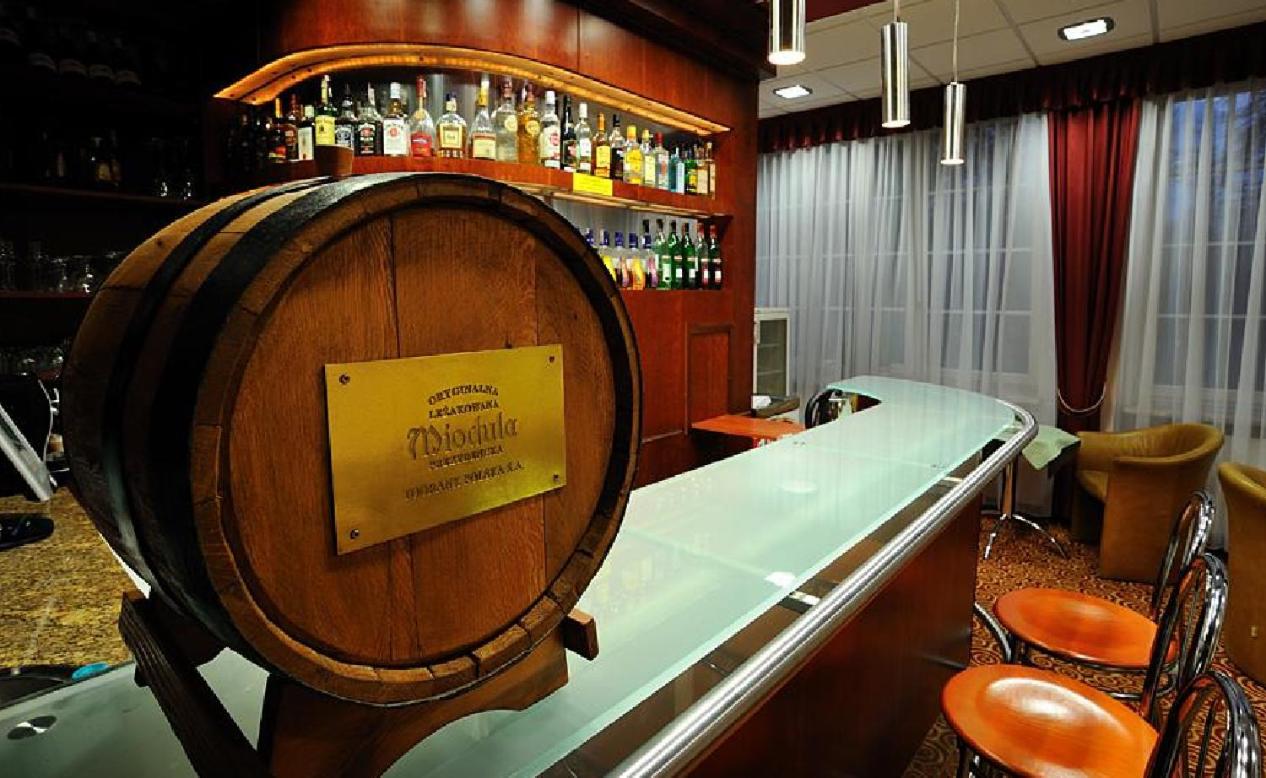 bar