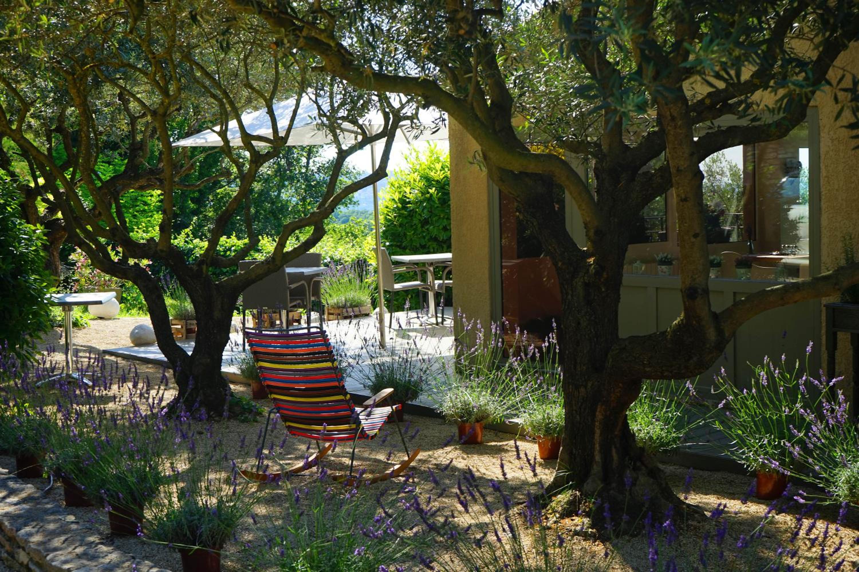 Les Terrasses du Luberon view 3