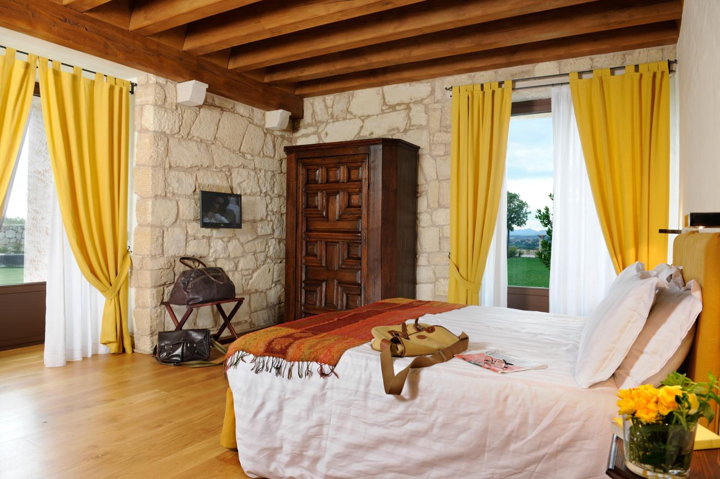 Delser Verona Manor House view 4