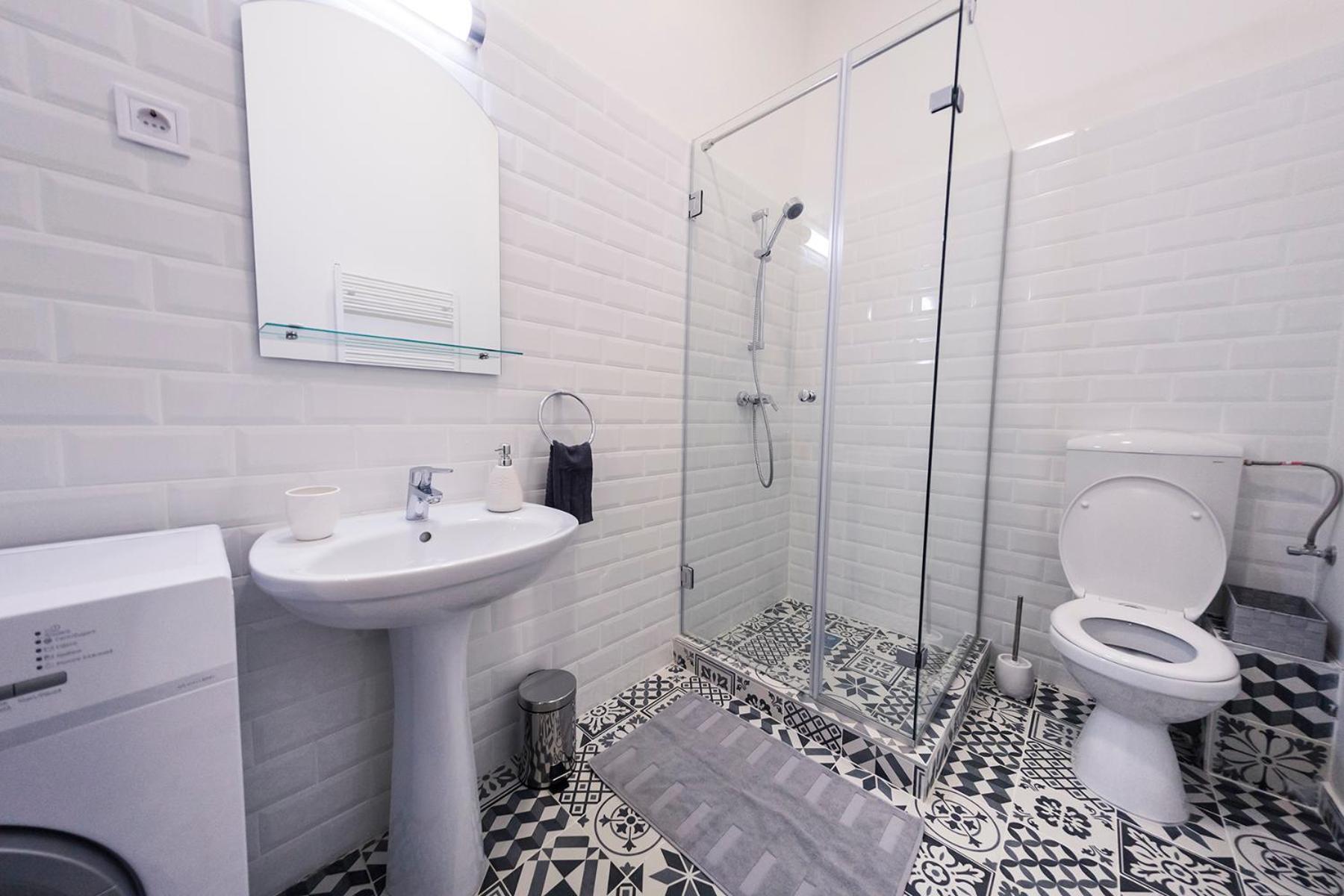 Central Luxury 4A view 5