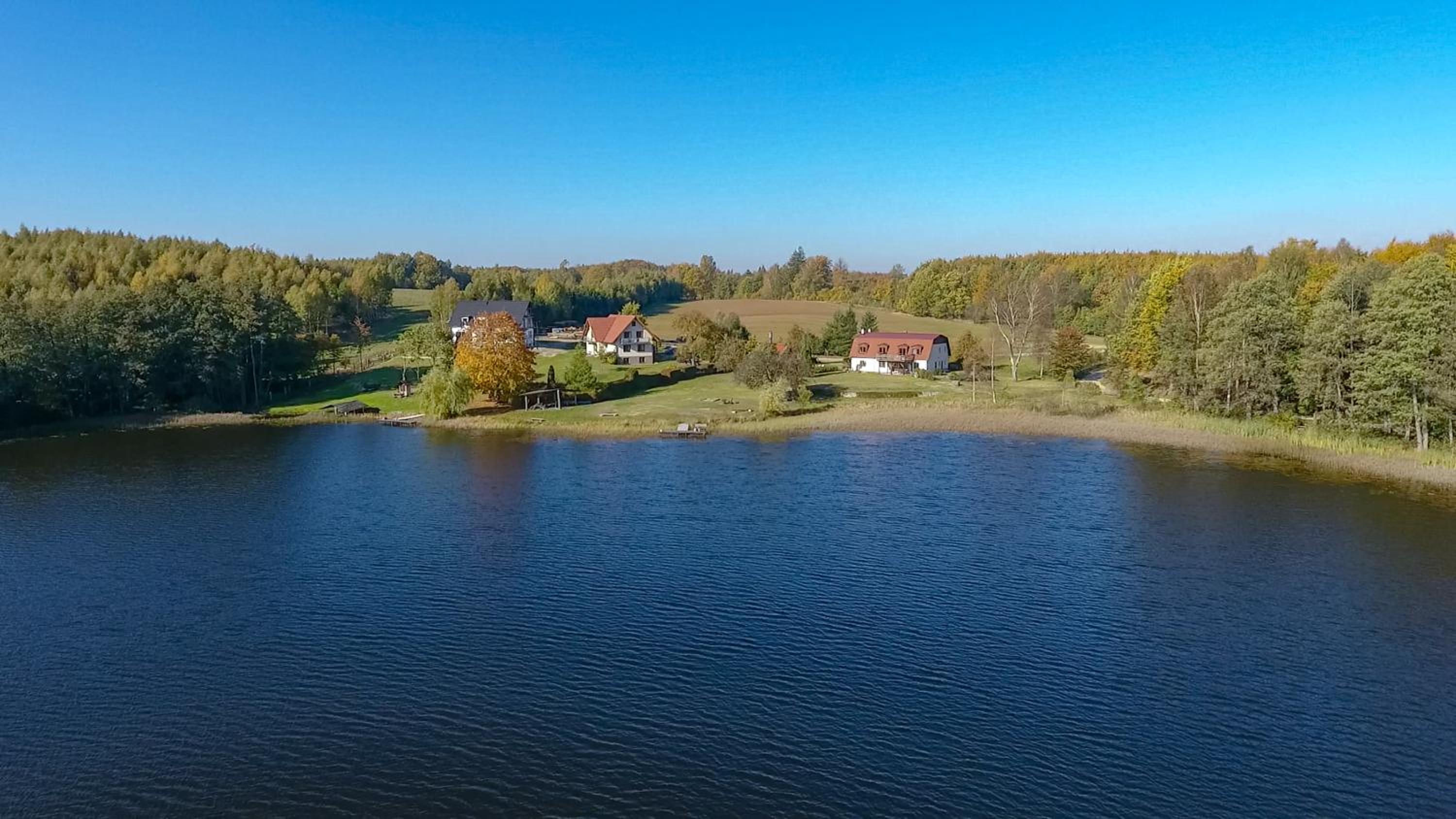 Wypoczynek na Kaszubach przy jeziorach i lasach view 3
