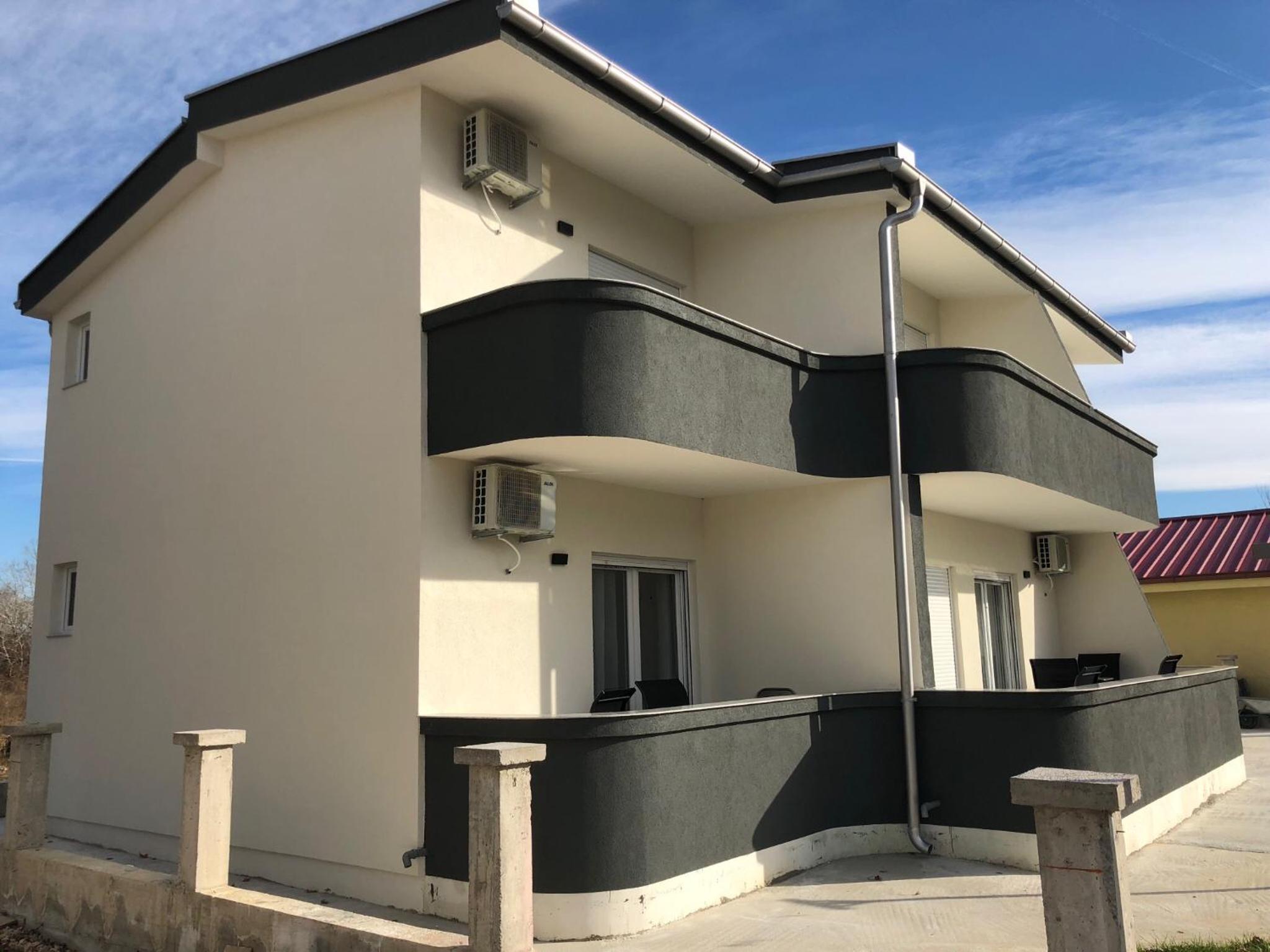Lanika Apartments