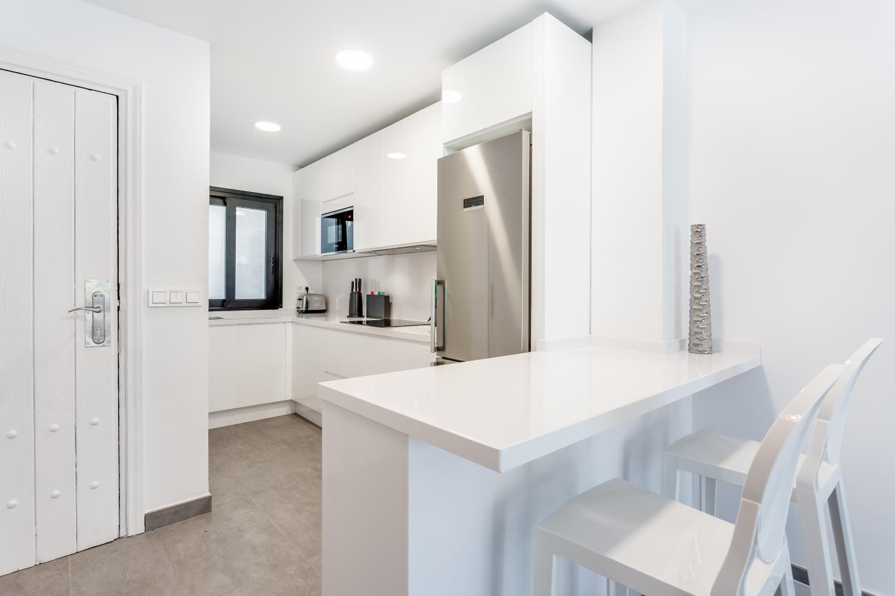 by RIVA - Beautiful 1 Bedroom Chic Apartment in Banus Gardens view 5