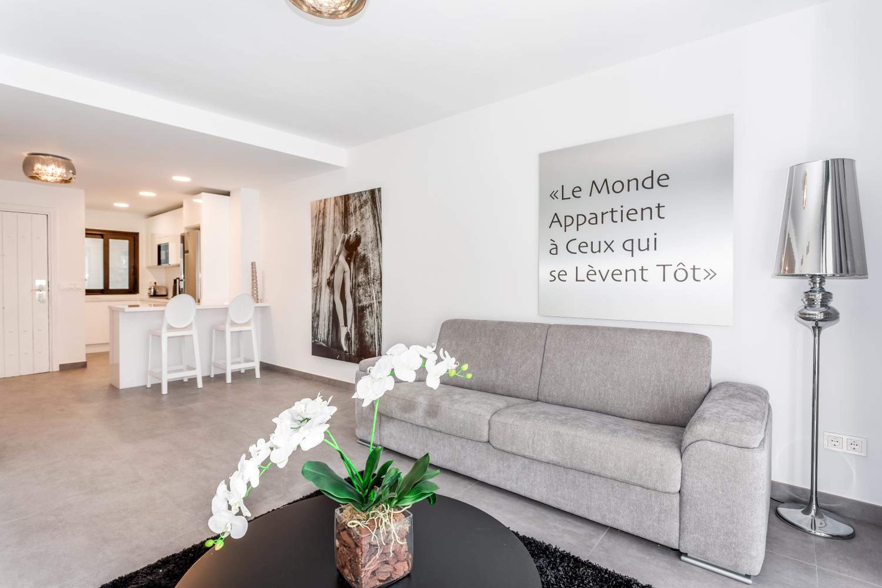 by RIVA - Beautiful 1 Bedroom Chic Apartment in Banus Gardens view 4
