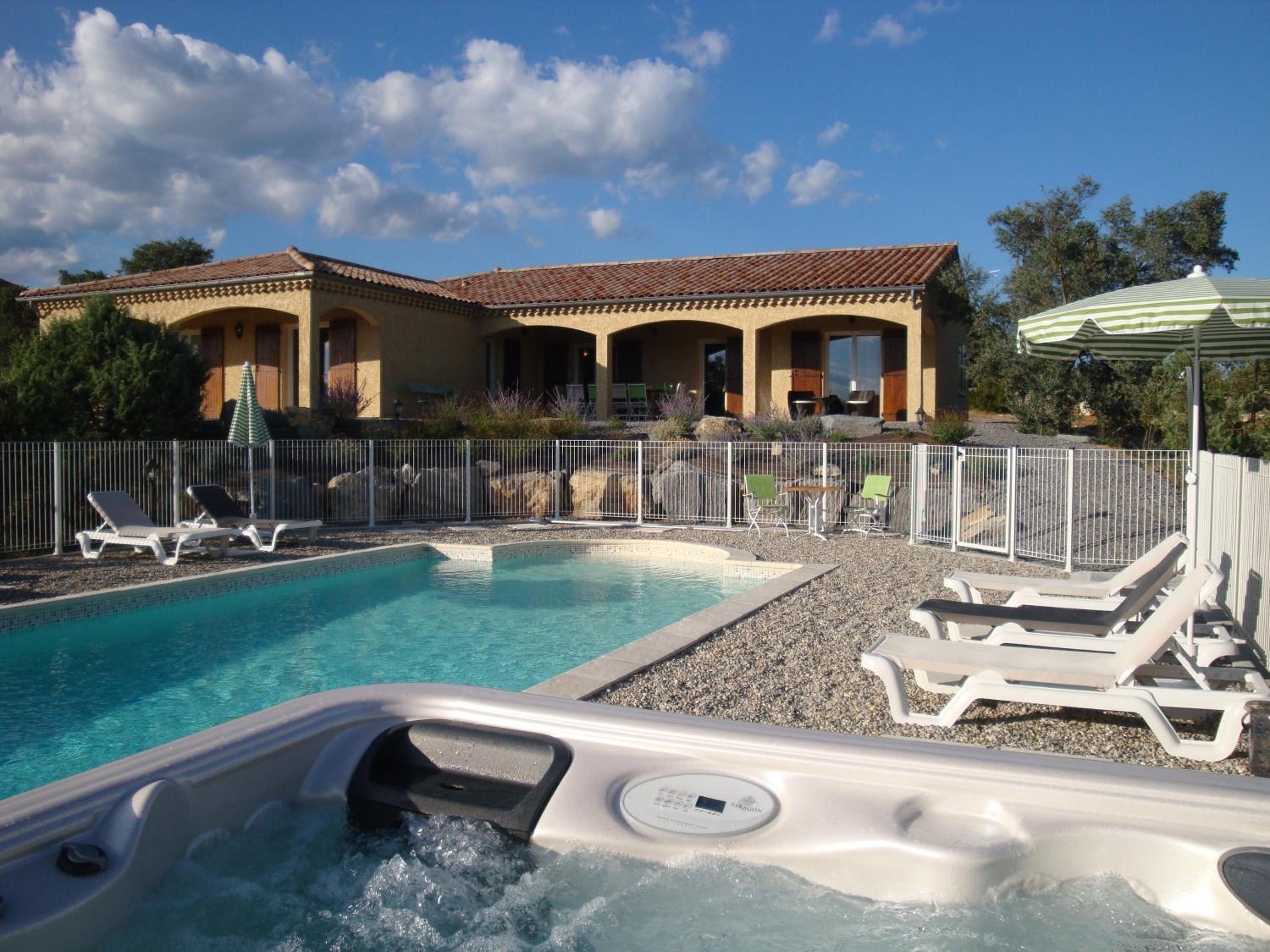 Les Villas de Perret view 3