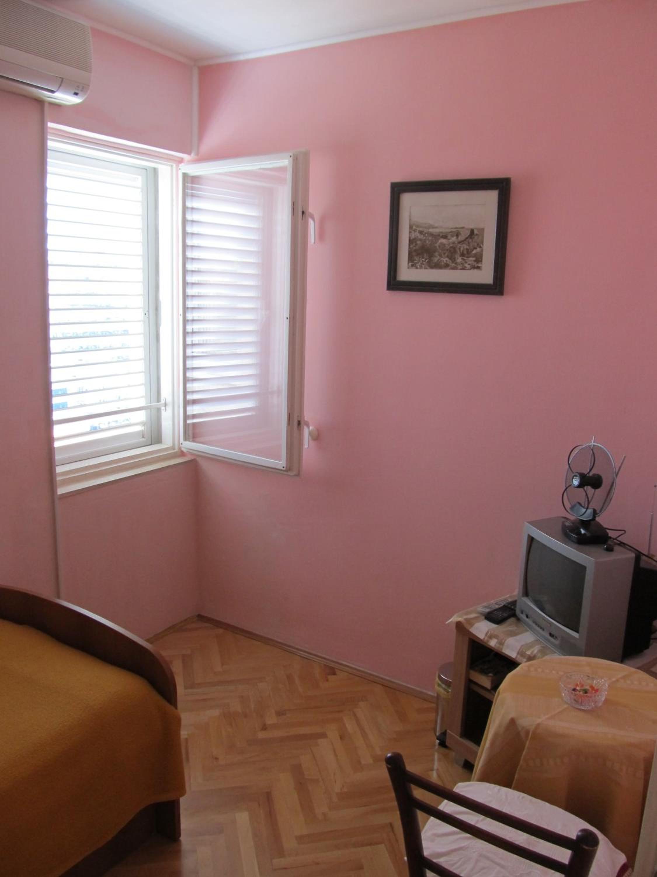 Sinistaj Rooms