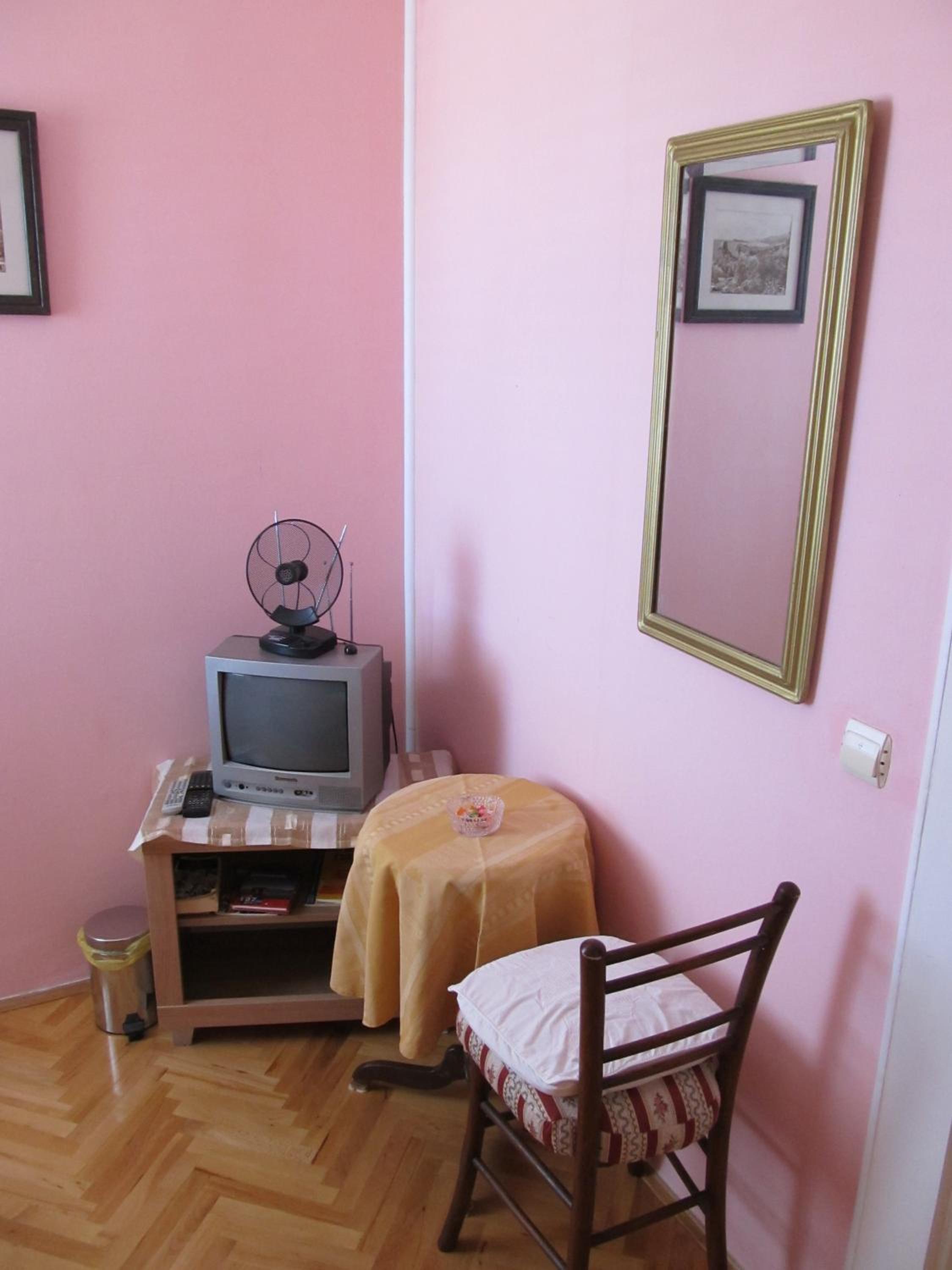 Sinistaj Rooms