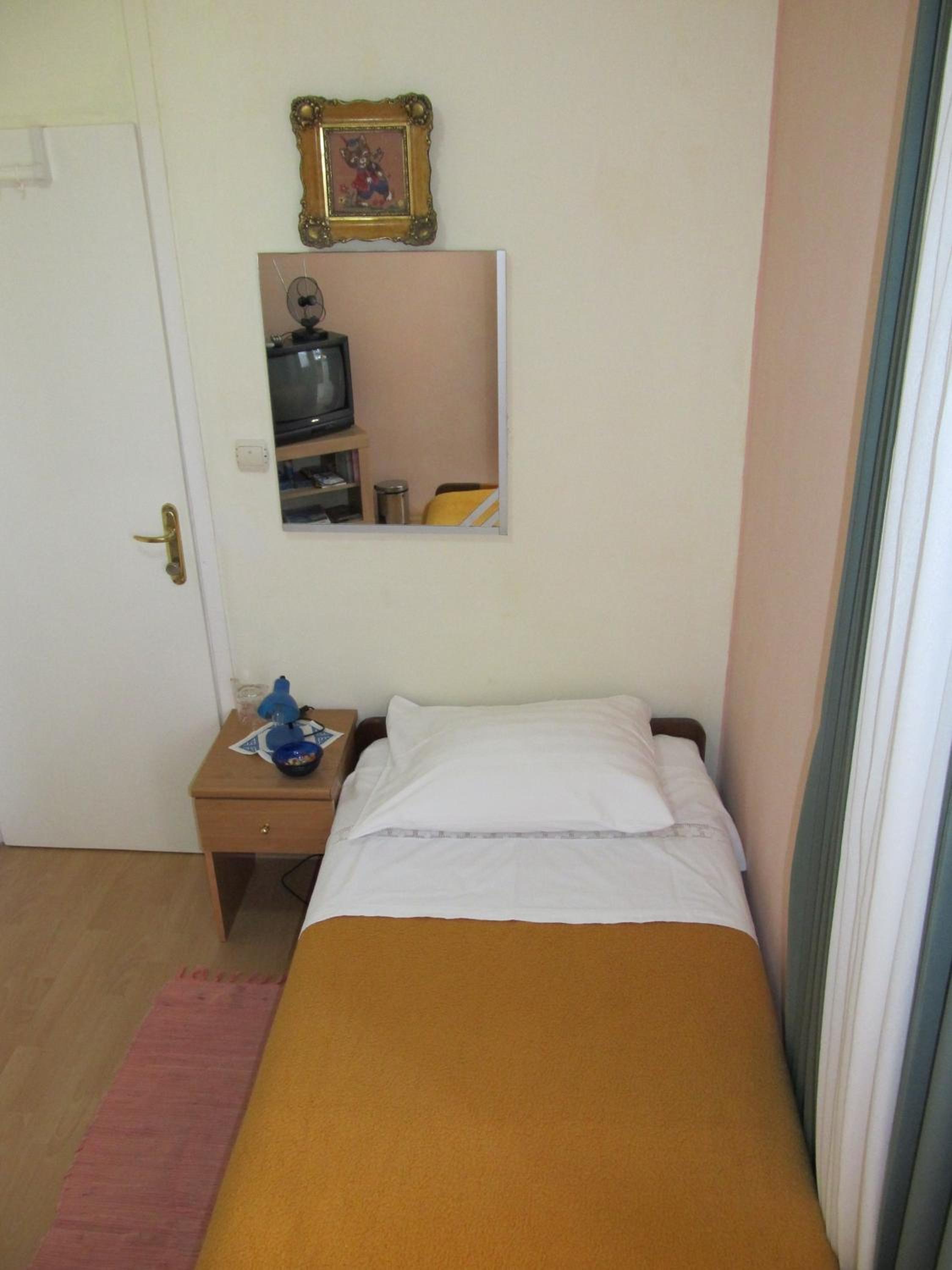 Sinistaj Rooms