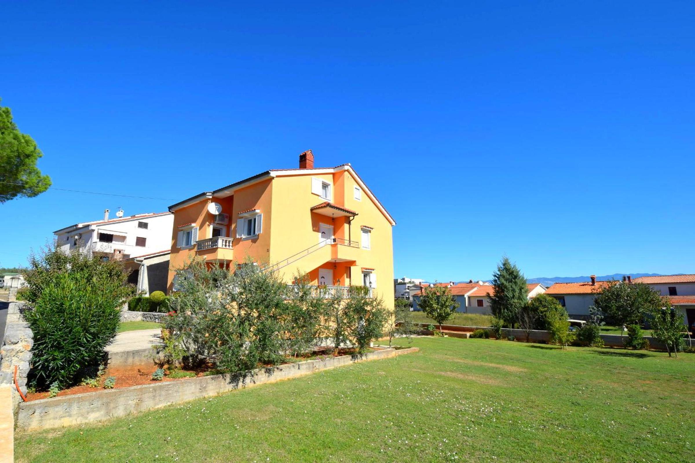 Apartments Mladenka
