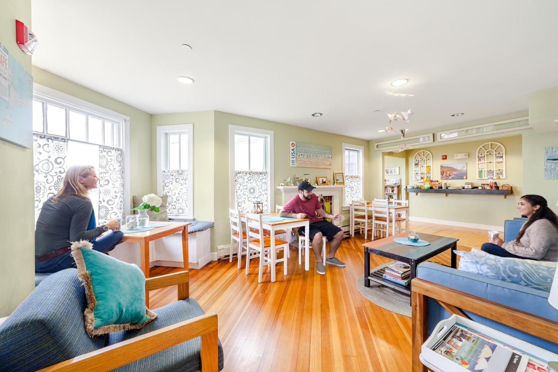 HI - Hyannis Hostel