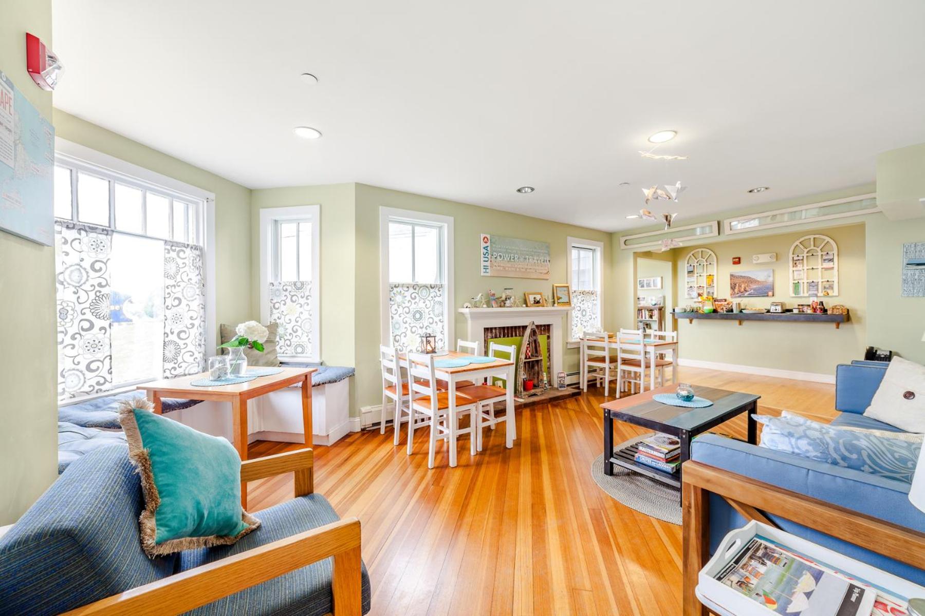 HI - Hyannis Hostel