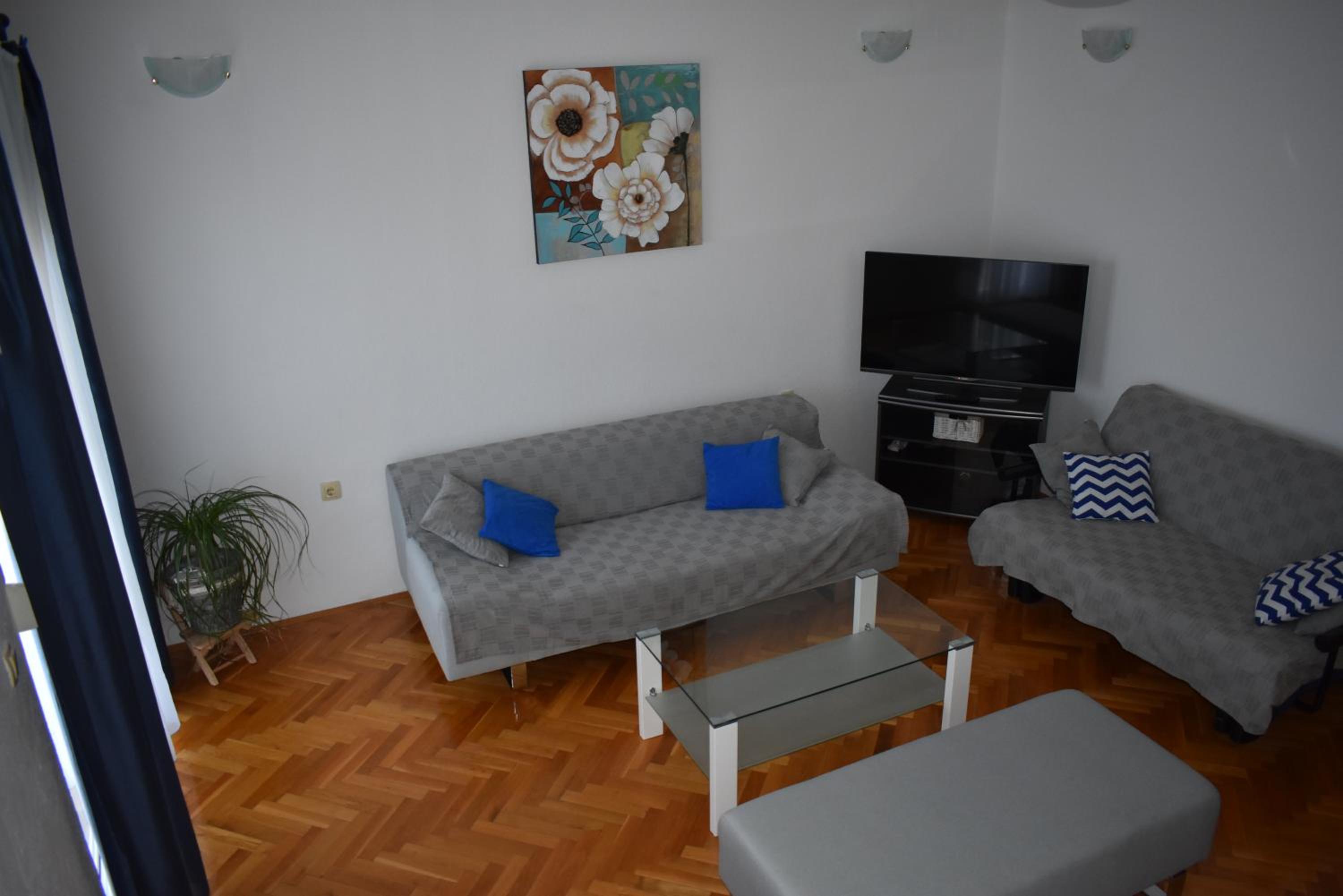 Photo 33