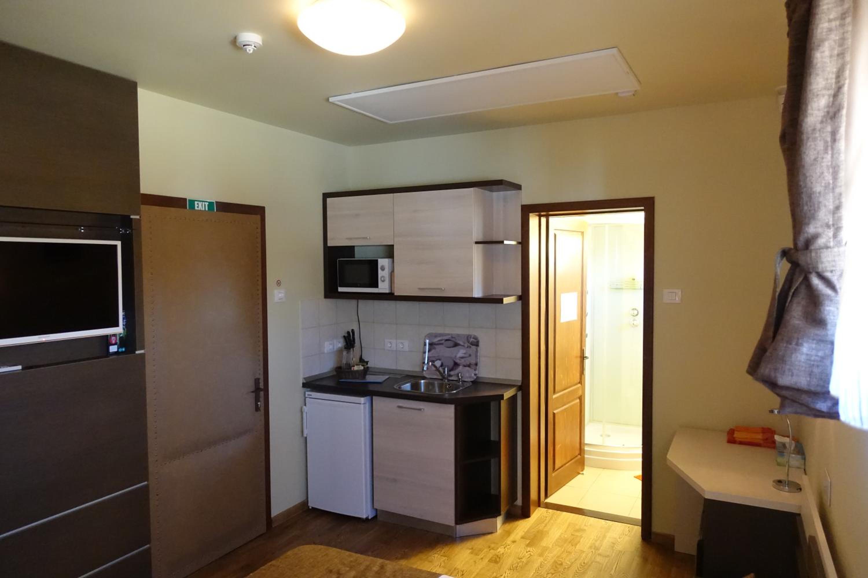 Photo 9