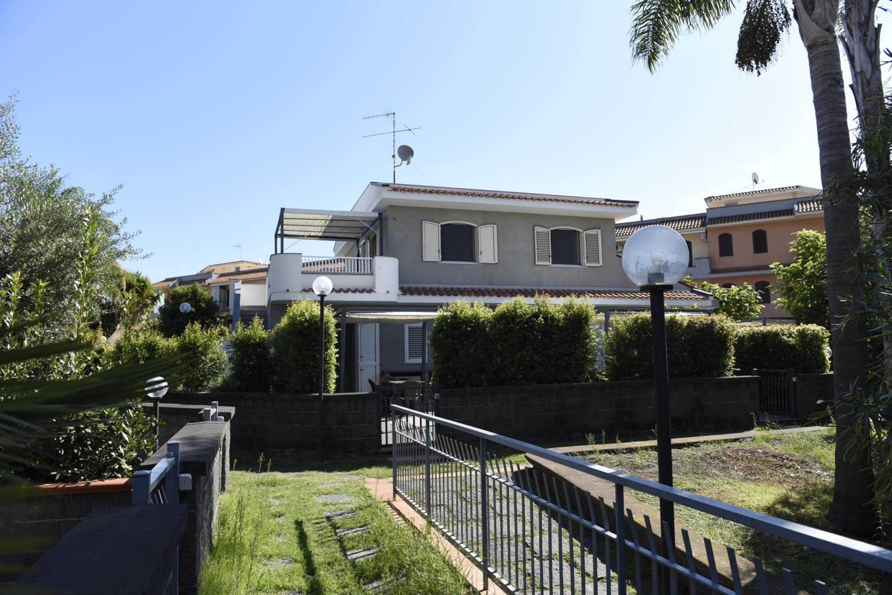 Sicily for Rent view 2