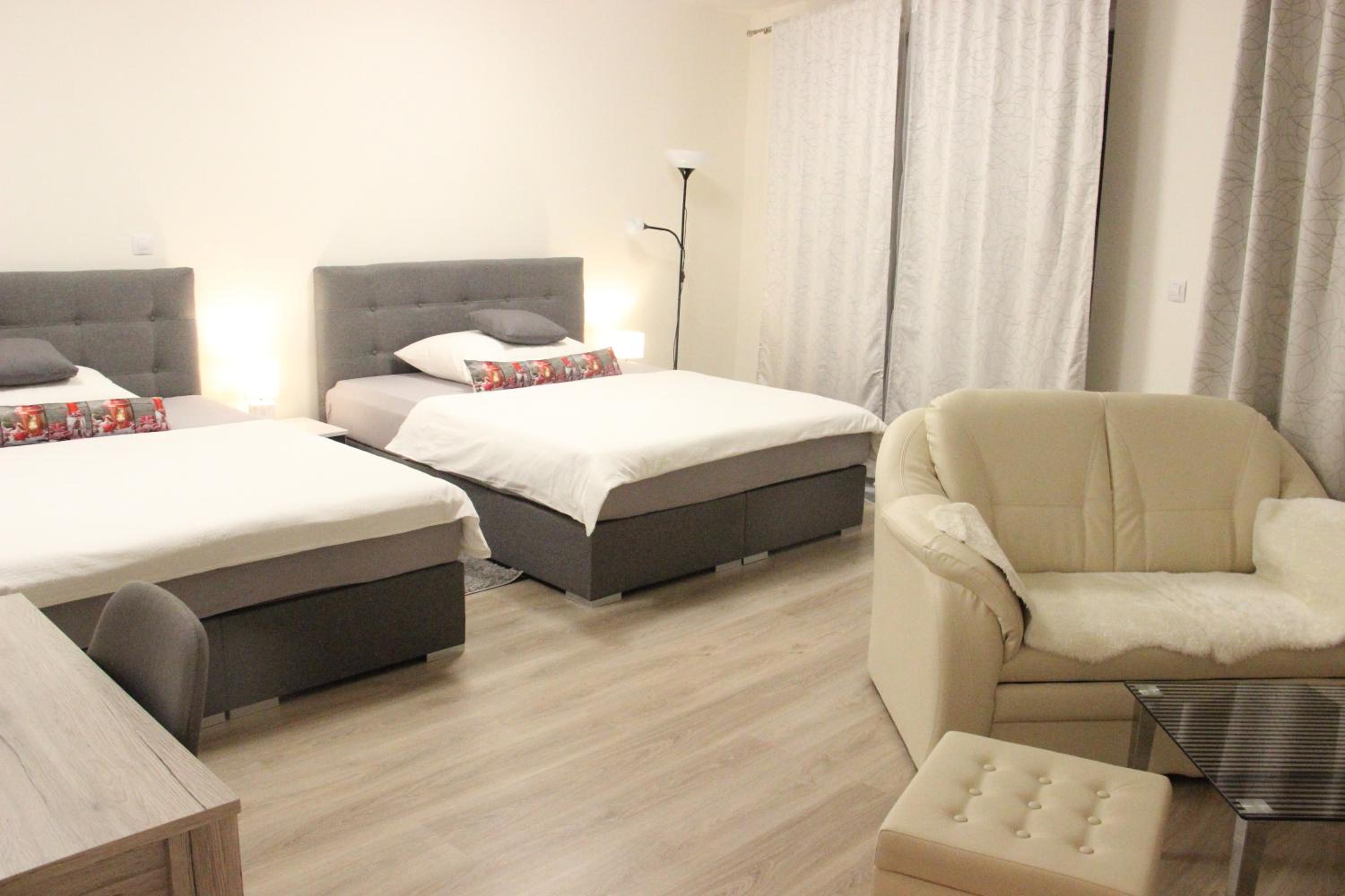 H+ Apartman Letiště Praha