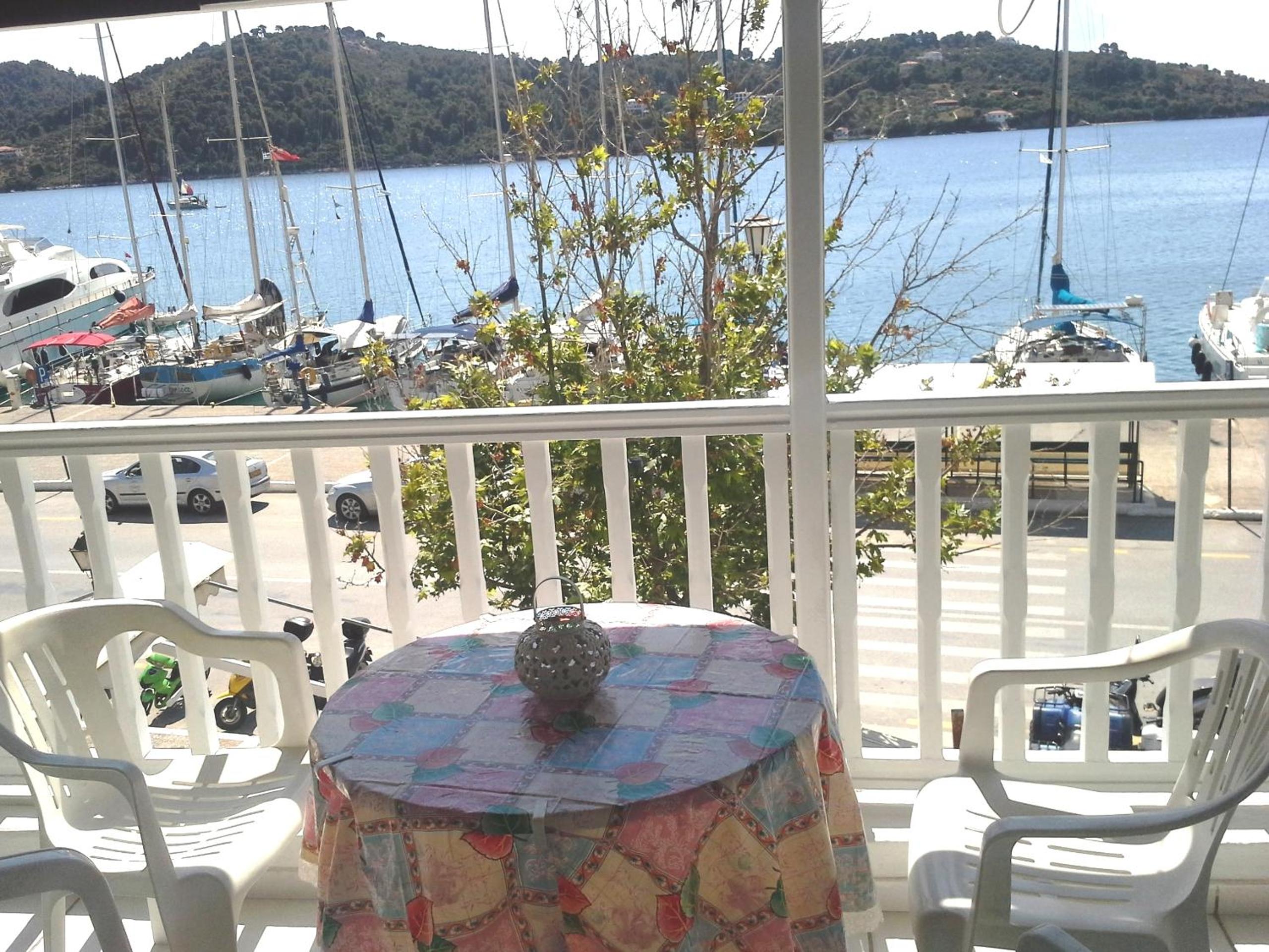 Skiathos city views studios-apartments photo 4