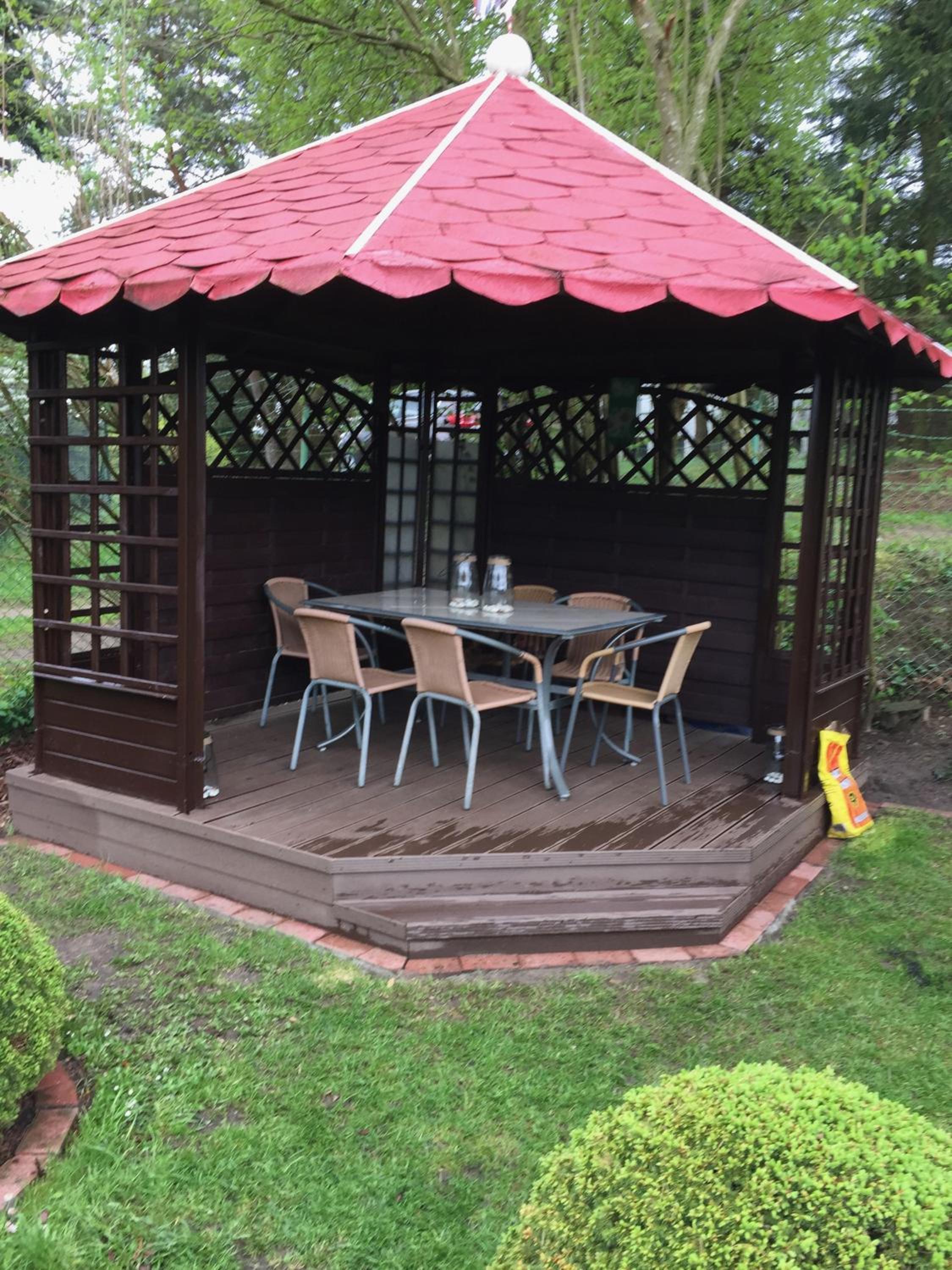Domek Kamień nad jeziorem z jacuzzi