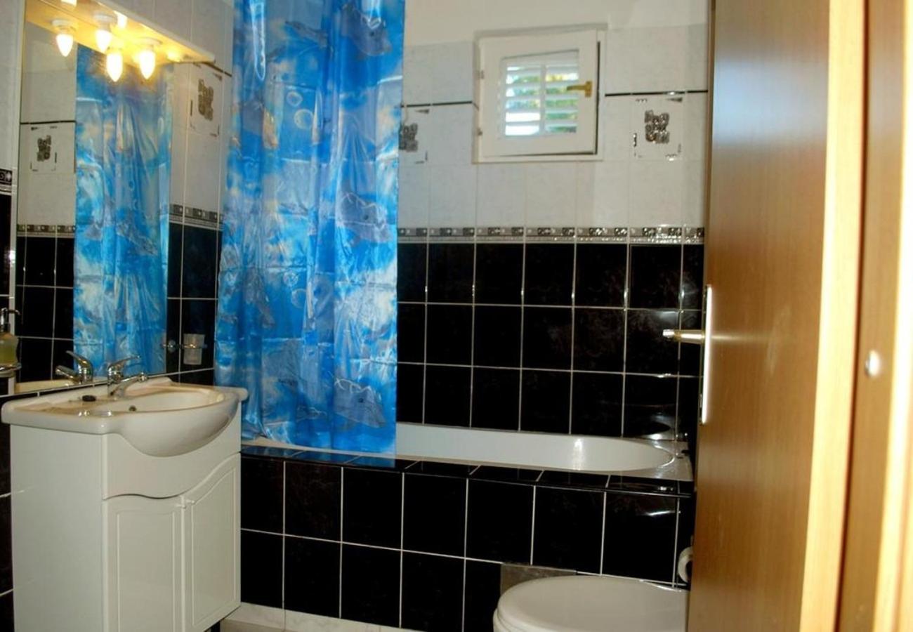 Apartments Hazi 1 - 150m from sea view 5