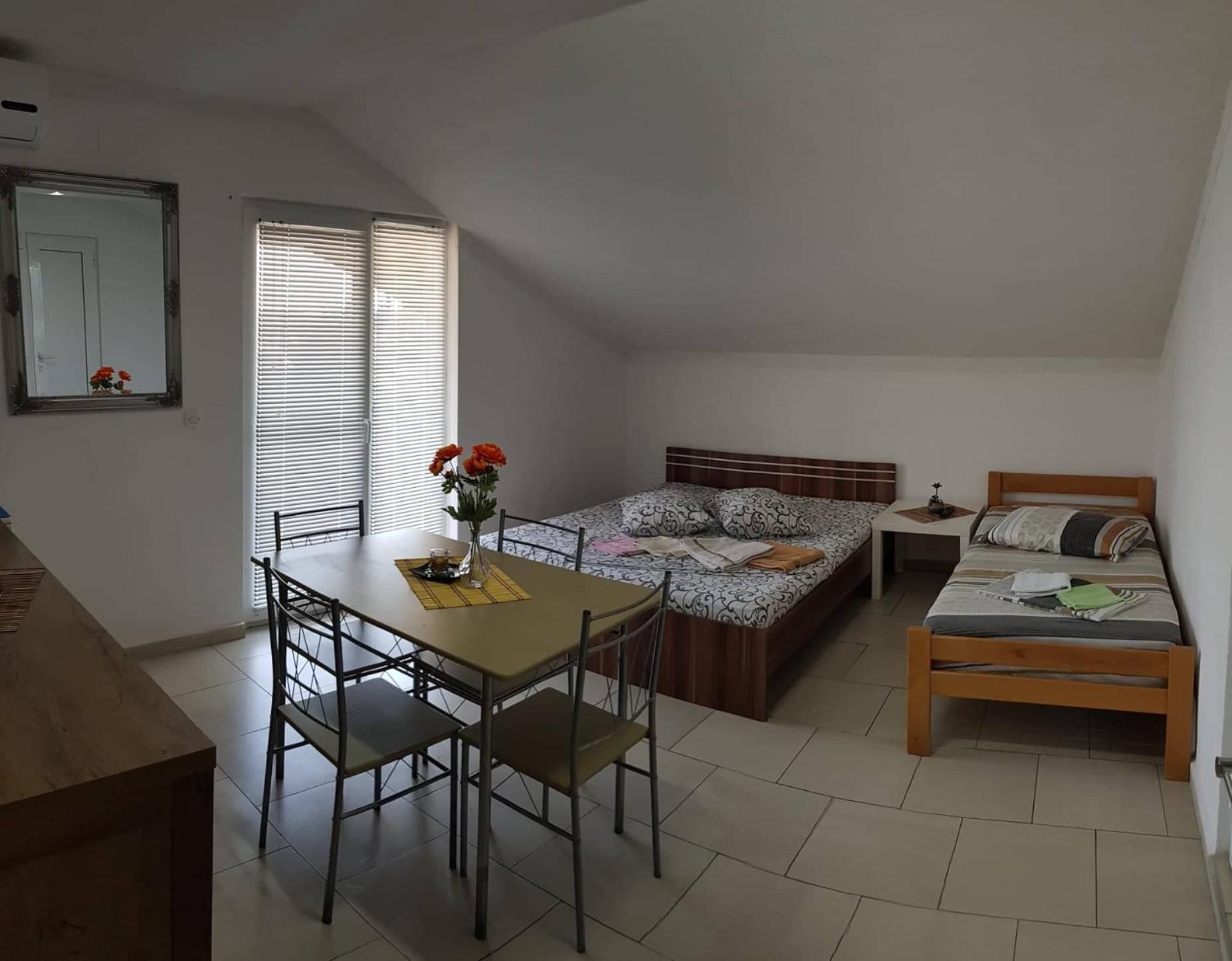 Guest Home Elena view 4