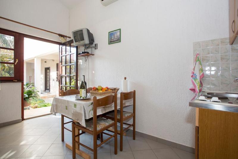 Apartments Miro 1184 photo 5