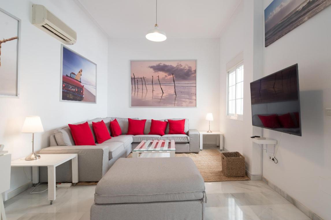 ML1C-Prime Location Marble Apartment with Patios photo 2