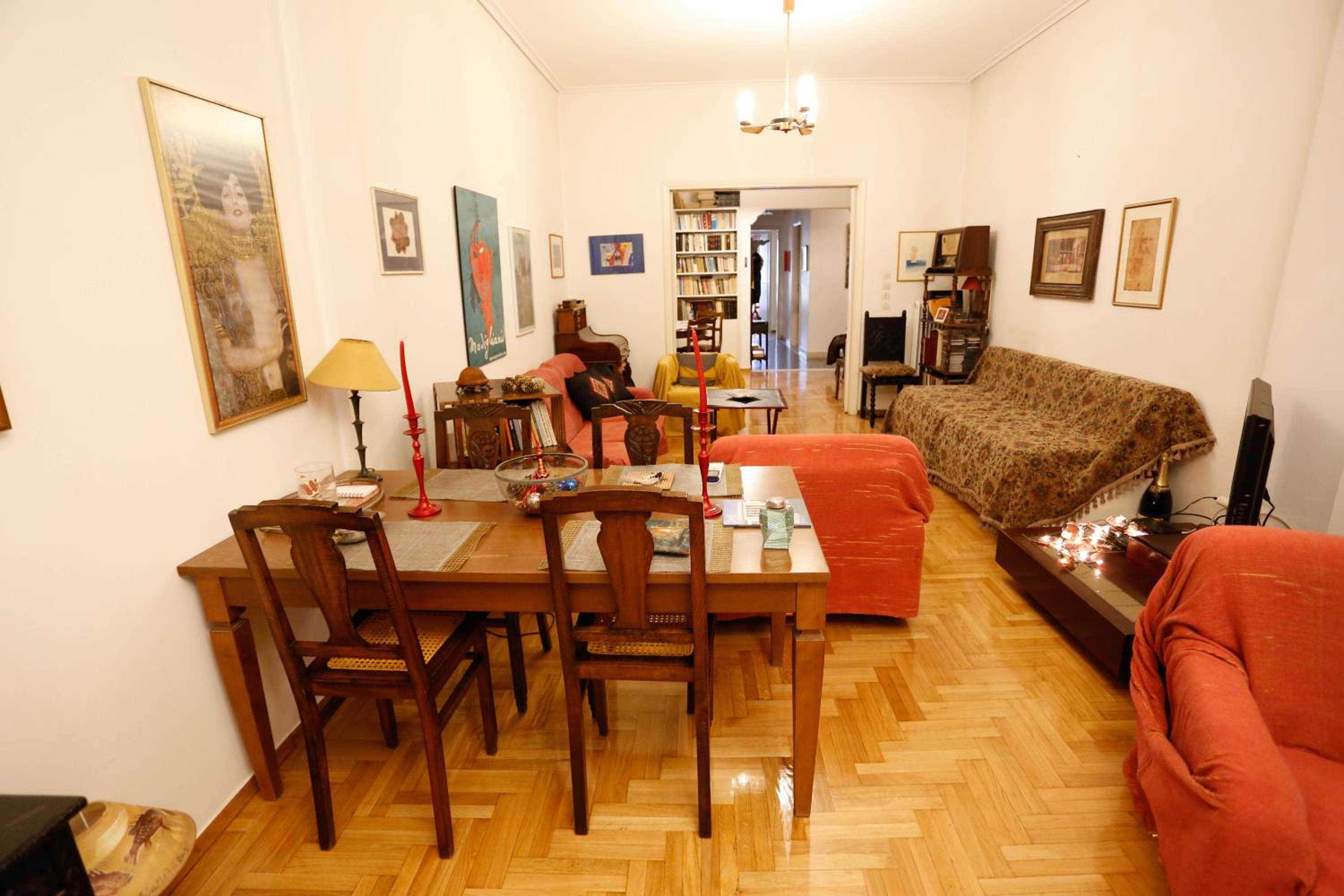 Spacious, Big Apartment for 6 Persons in the Center of Athens photo 2