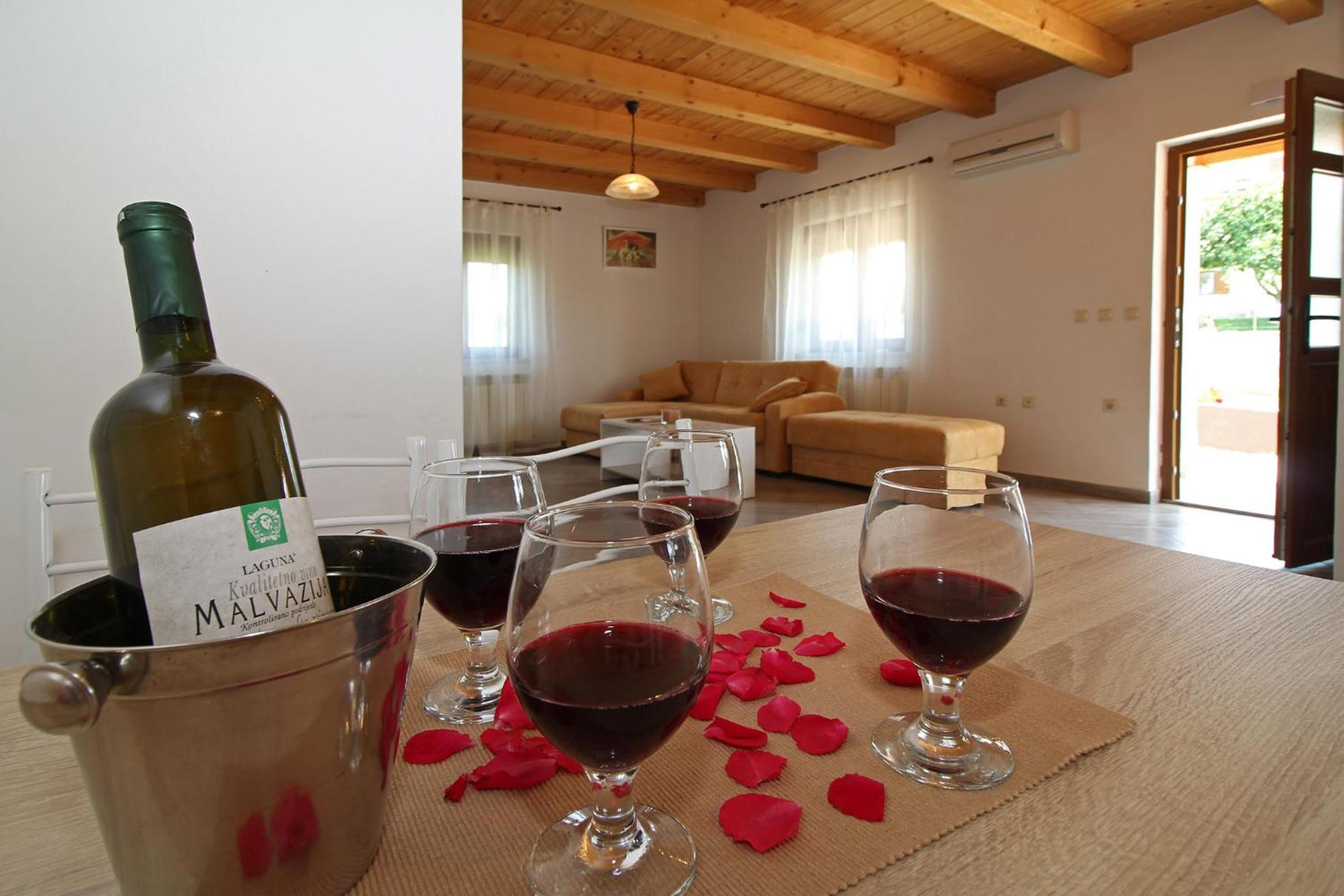 Mirjana in Kmeti (Haus für 4-5 Personen)