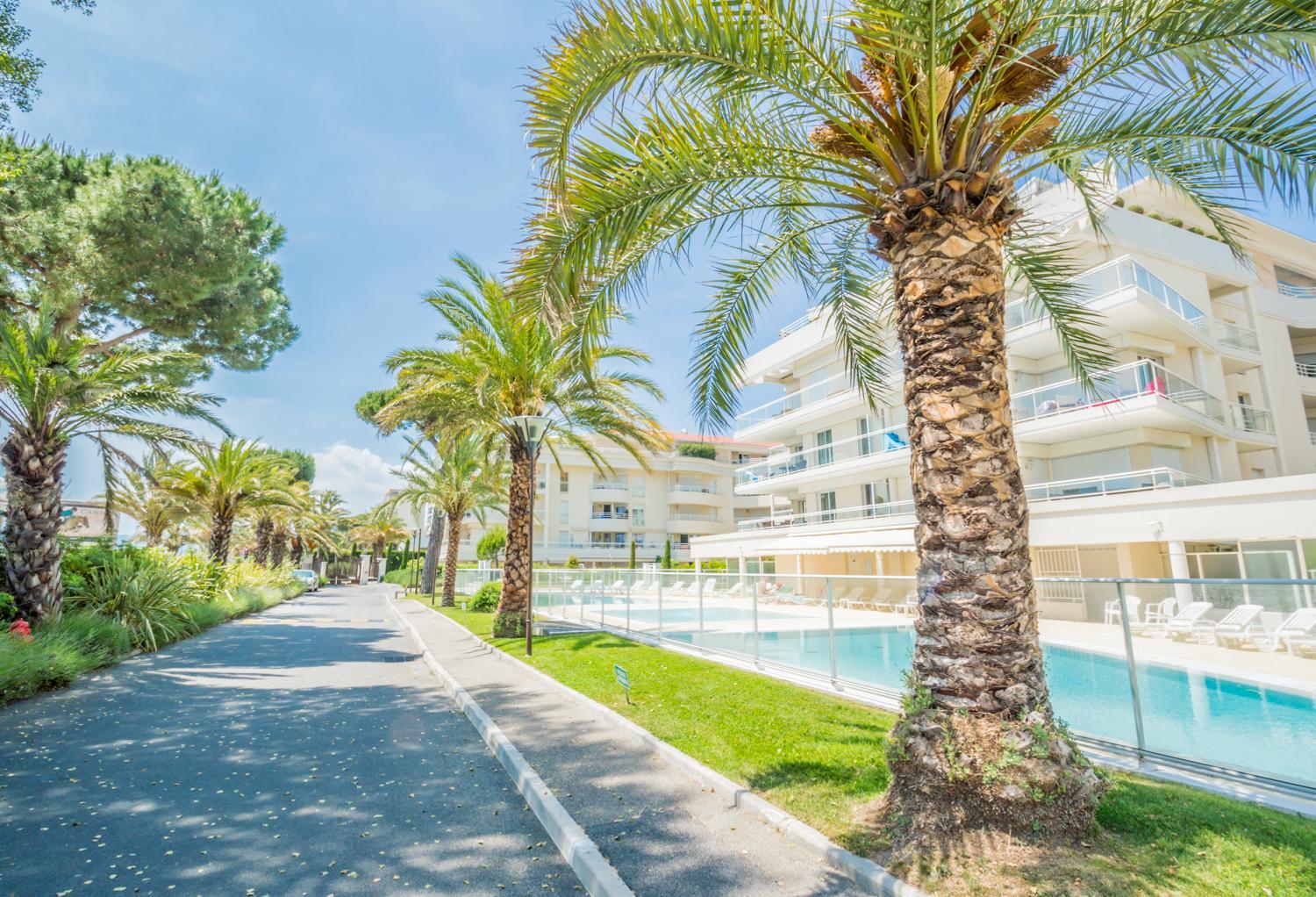 Sunlight Properties - "Kahlua" - Cannes - Sea front photo 5