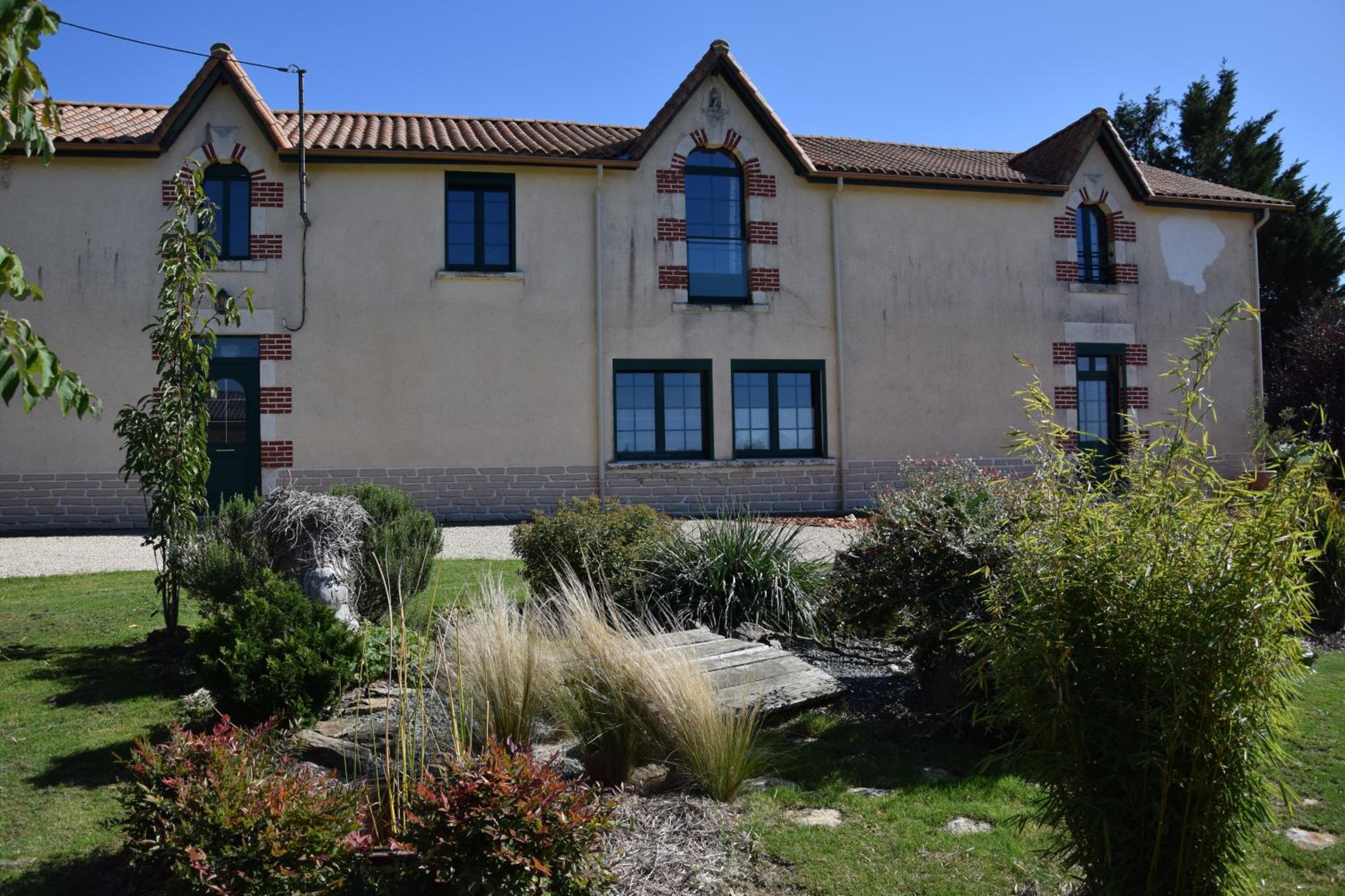 Photo 8