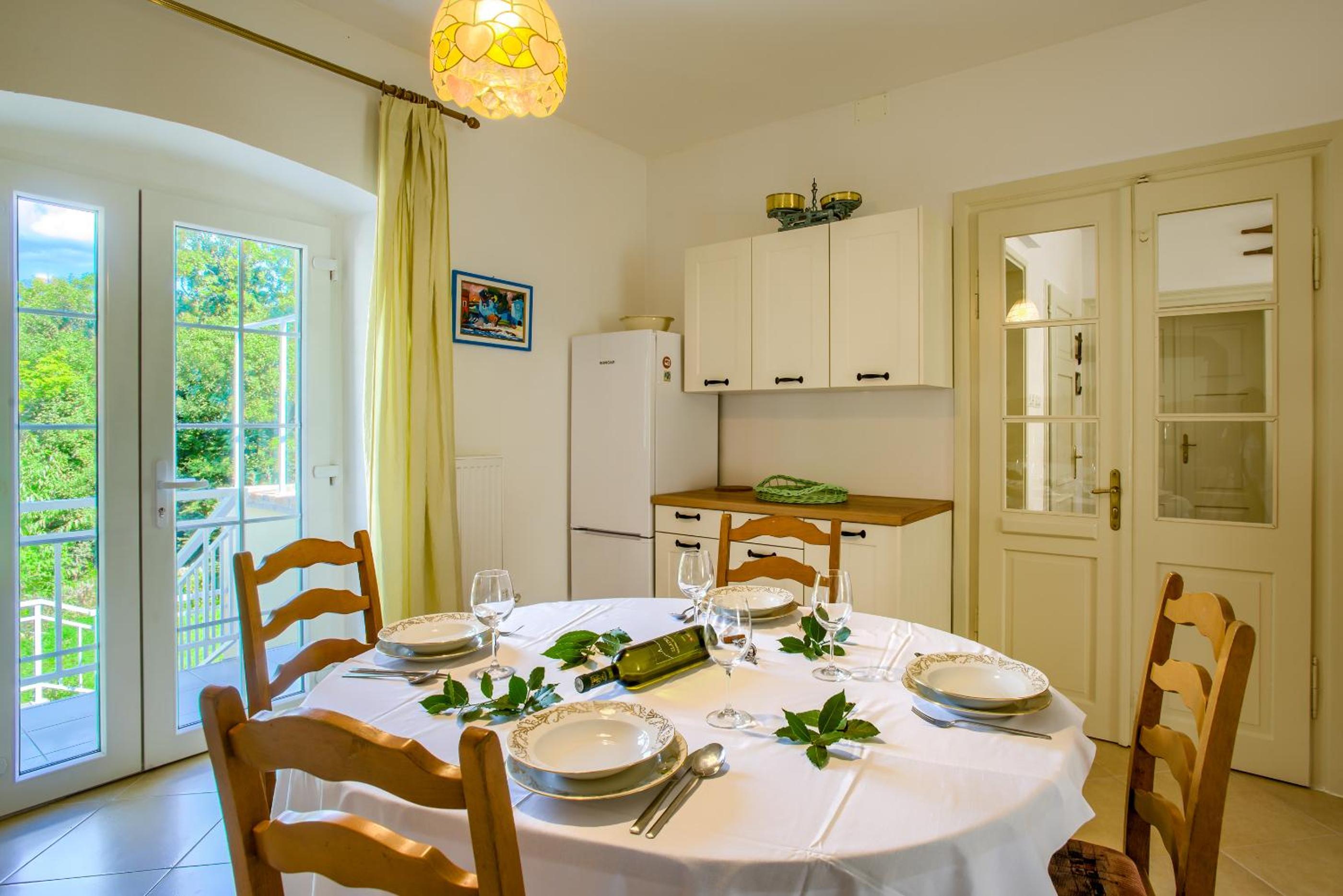 Katarina Vintage House view 4