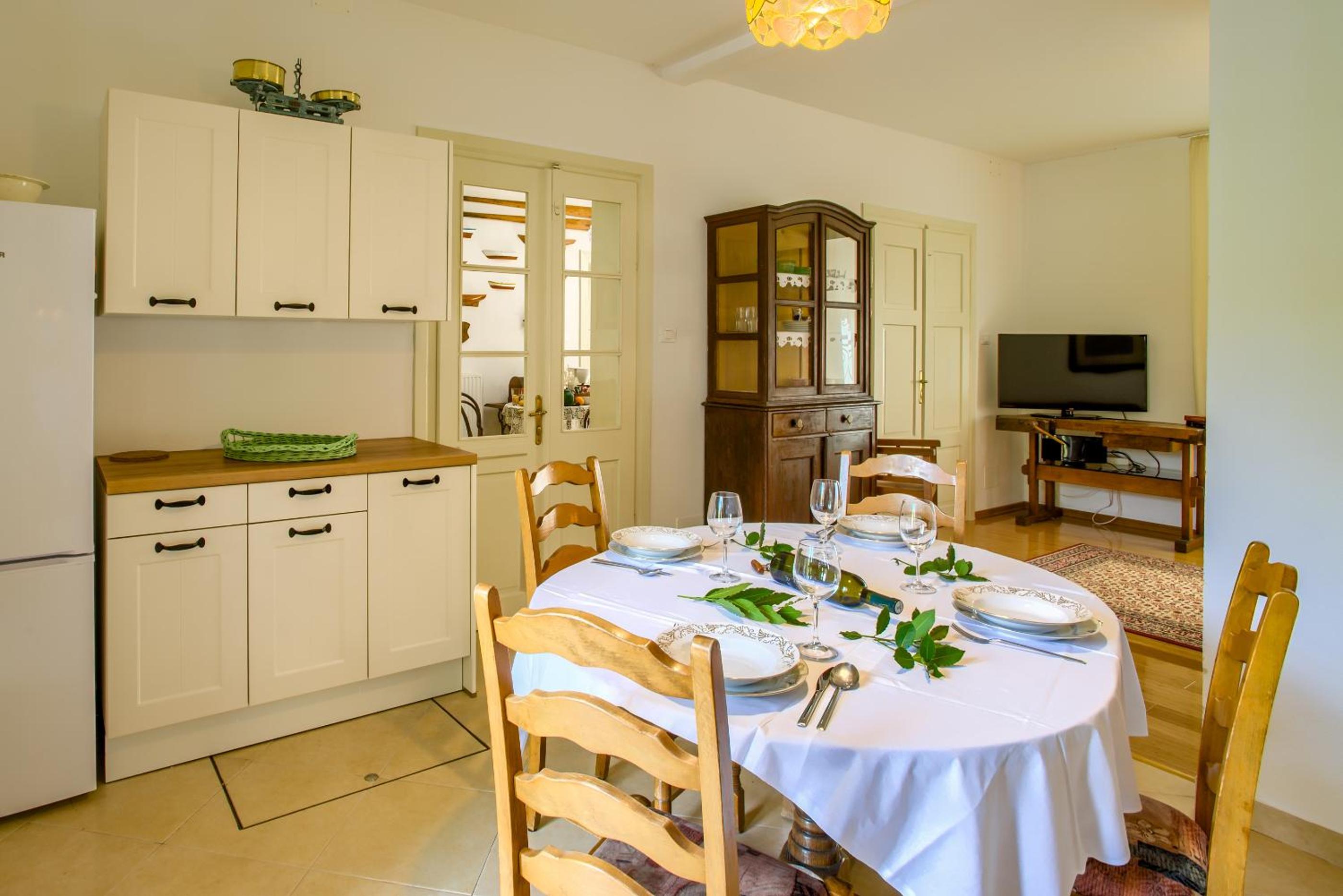 Katarina Vintage House view 5