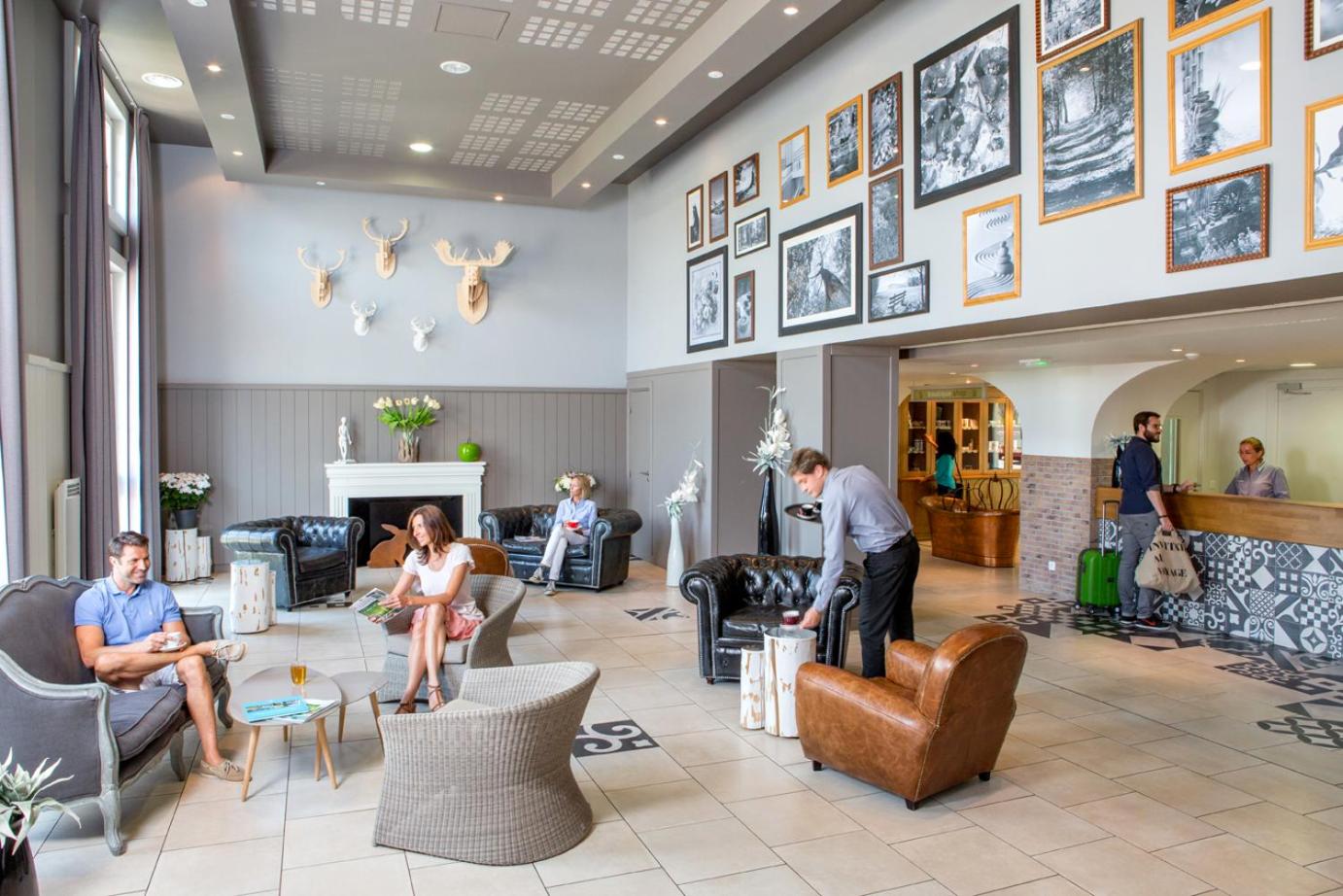 Lobby & Reception