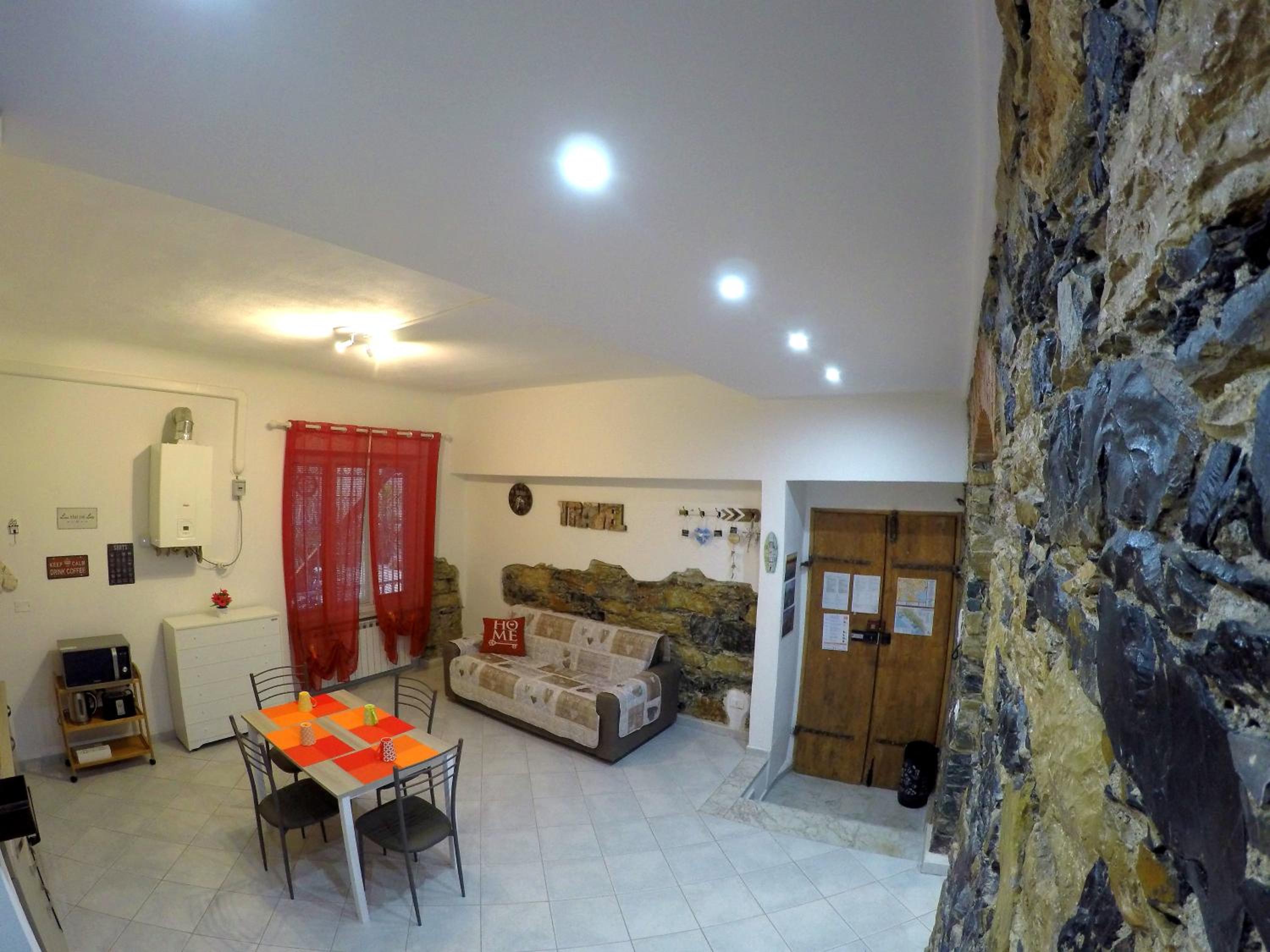 Revel Apartments Central Station Cinque Terre view 3