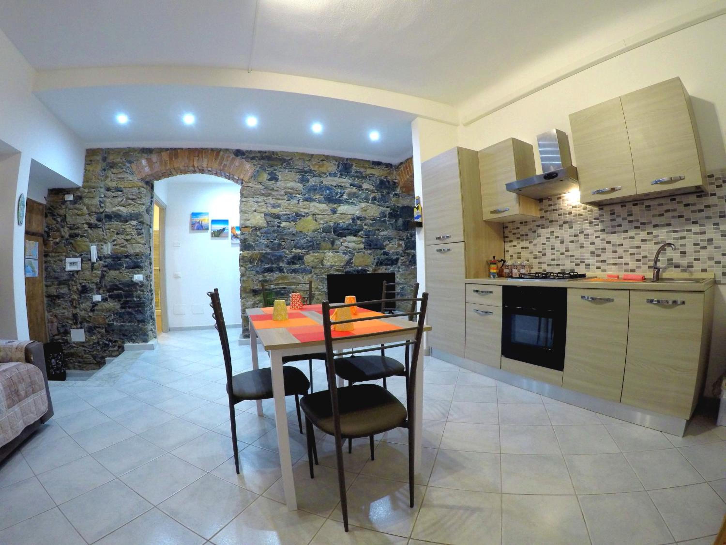 Revel Apartments Central Station Cinque Terre