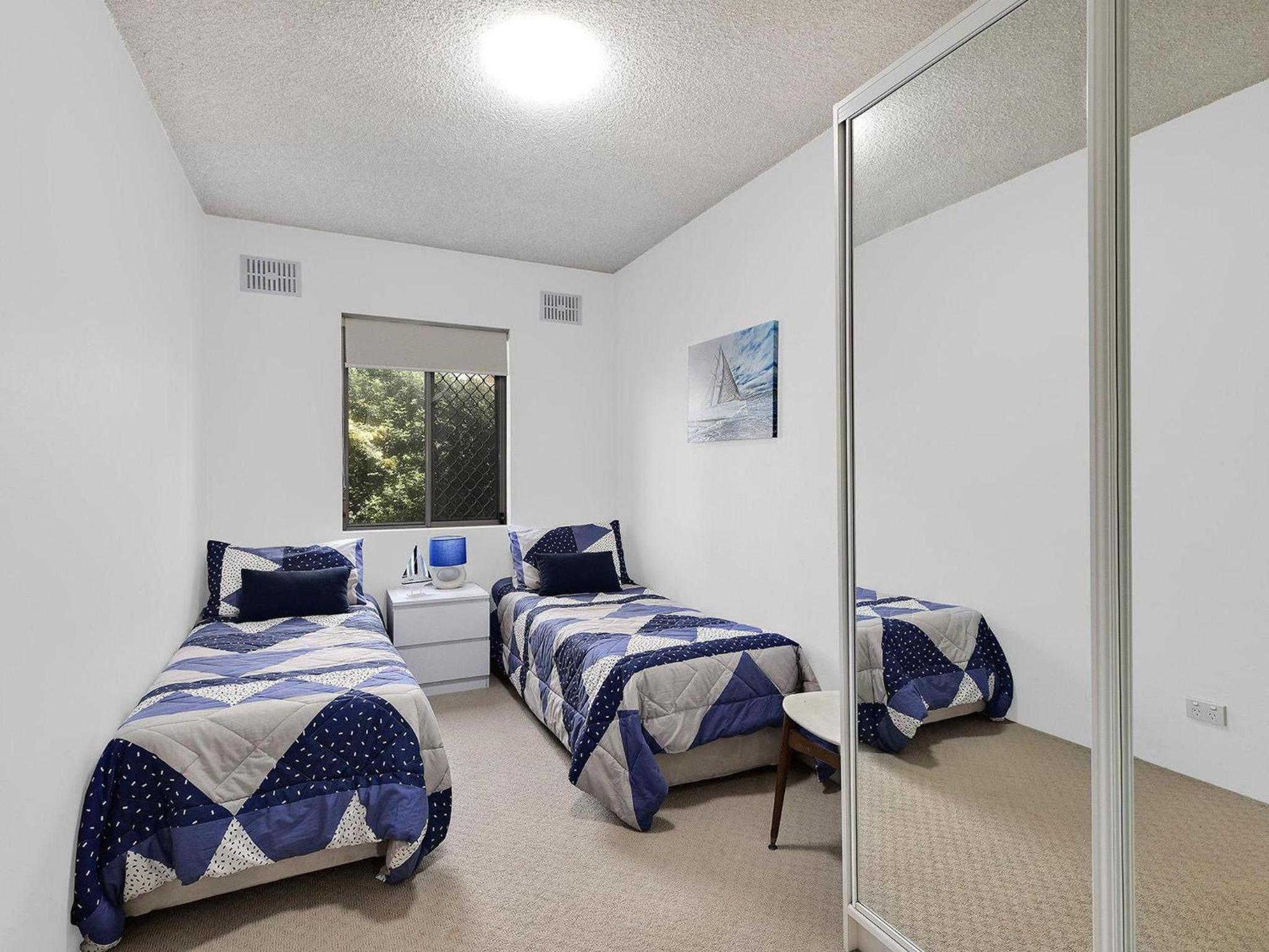 Dolphin Court 5