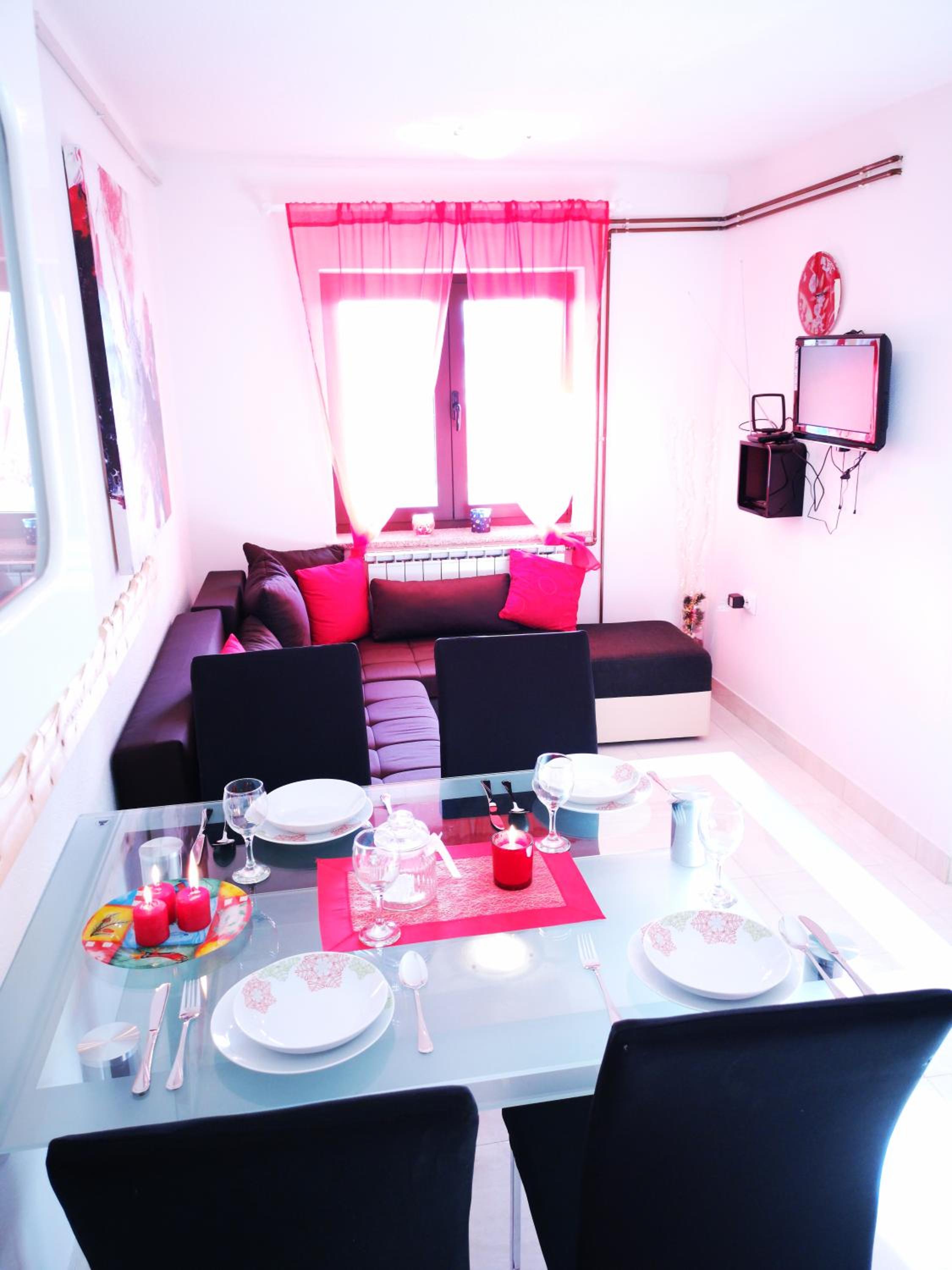 Apartman "Sabine red" with pool view 2