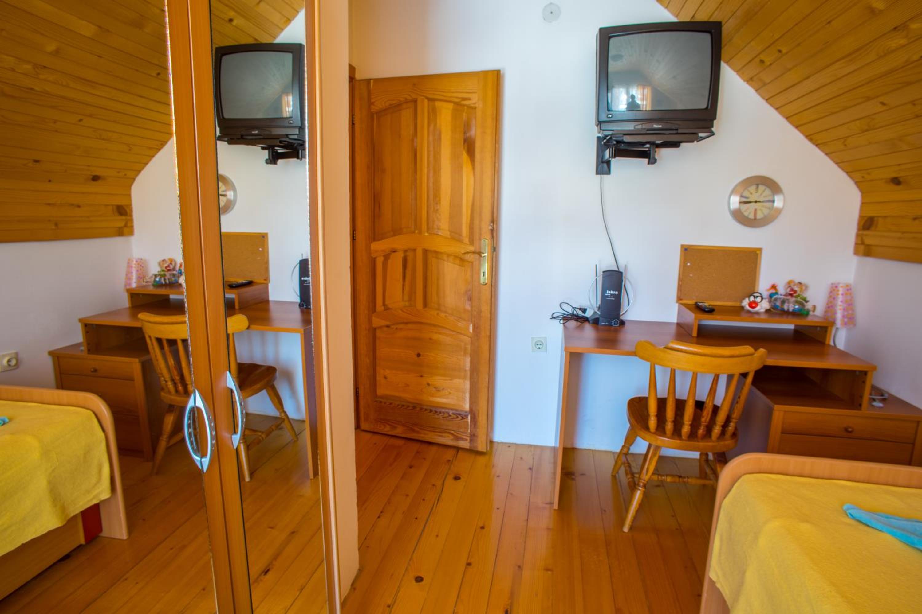 Photo 43