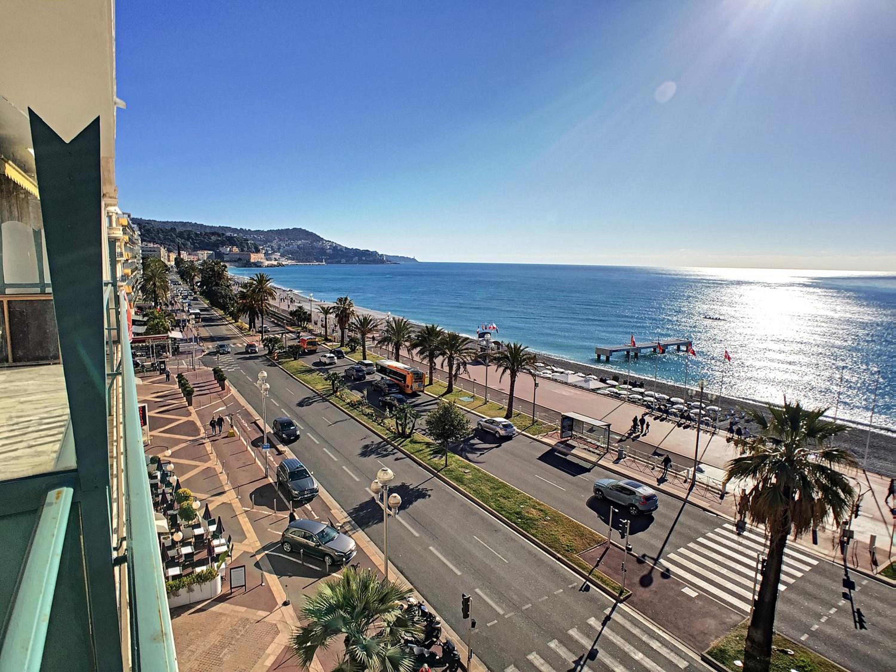 Nestor&Jeeves - PALAIS DE FRANCE - Central - Sea front