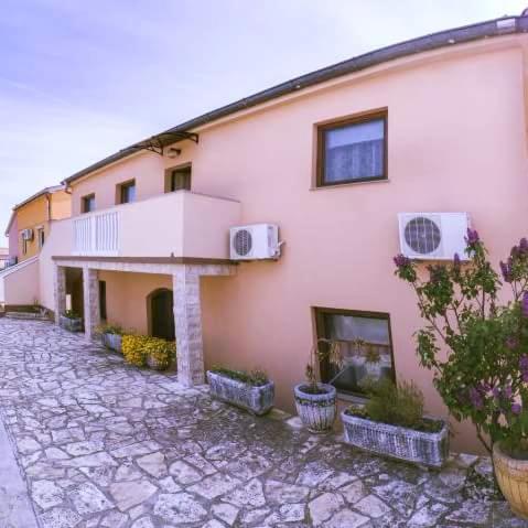 Apartmani Lovrinović view 5