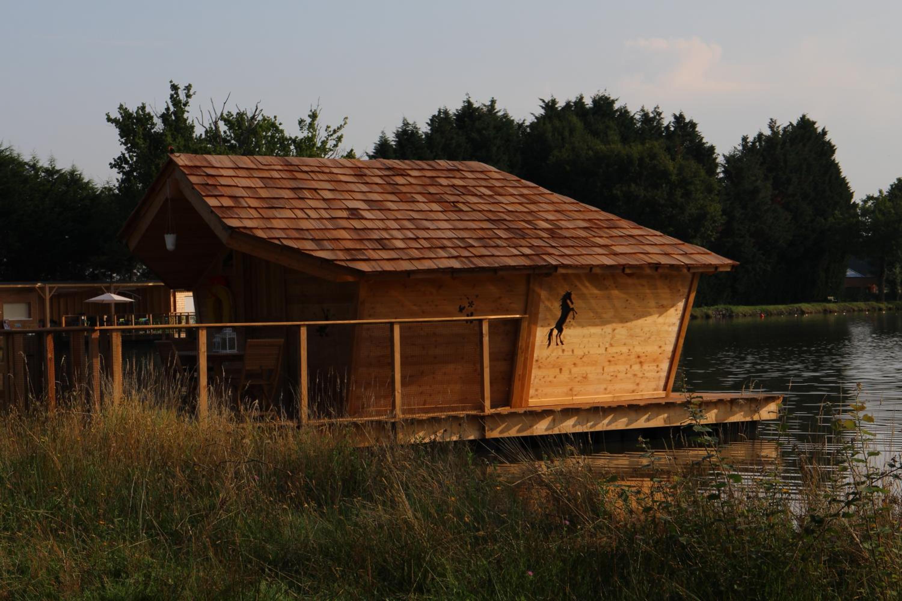 Village Flottant de Pressac