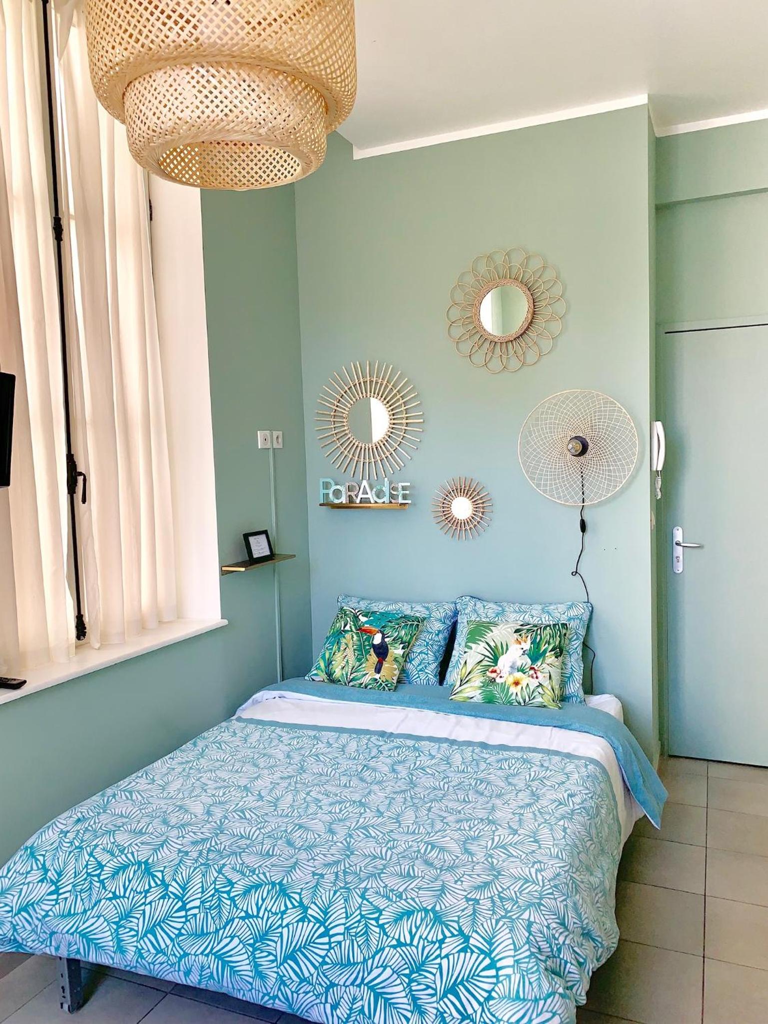 Sunny Studio Vieux Port view 4
