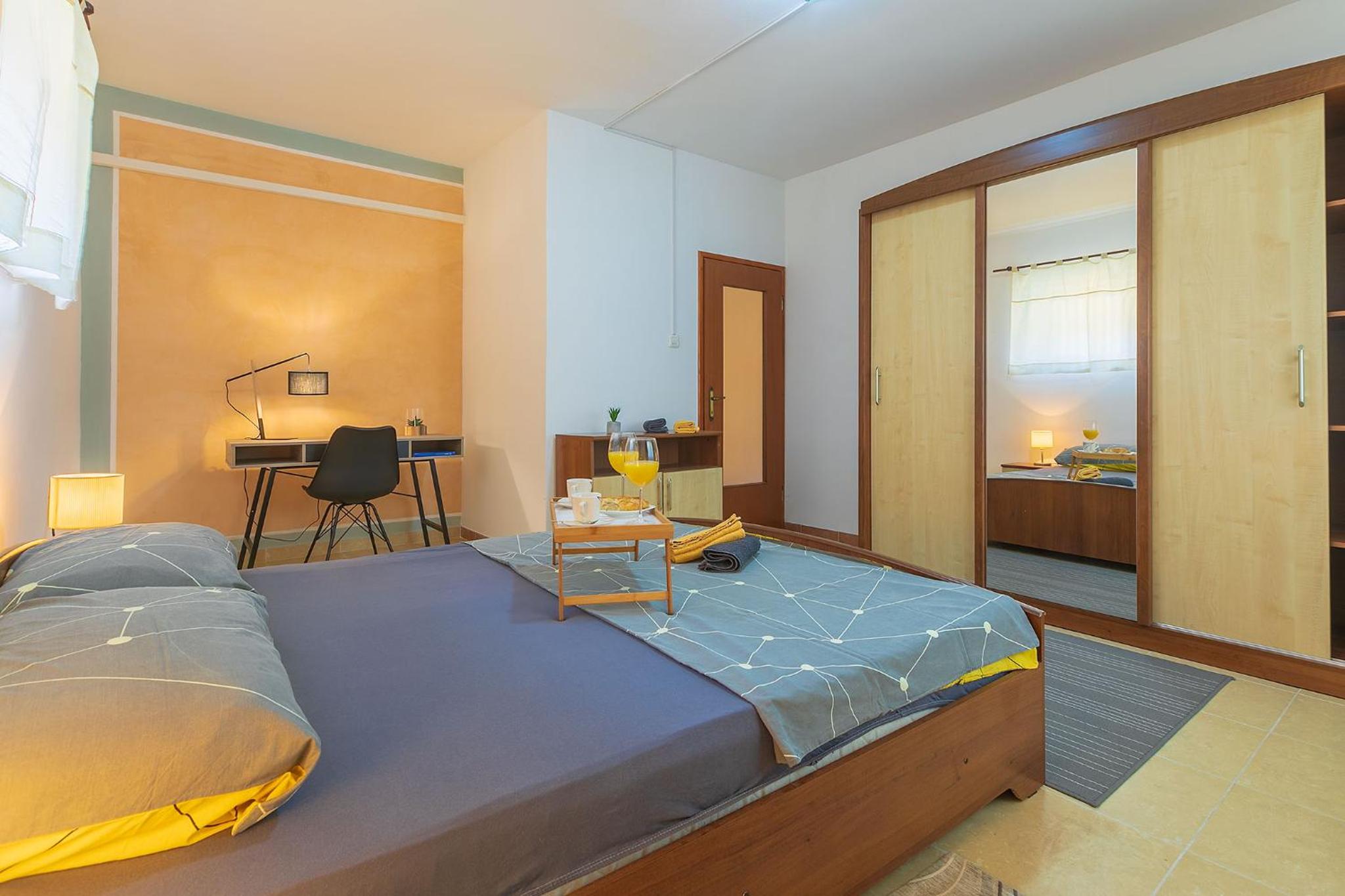 Polias apartment (near amphitheater)