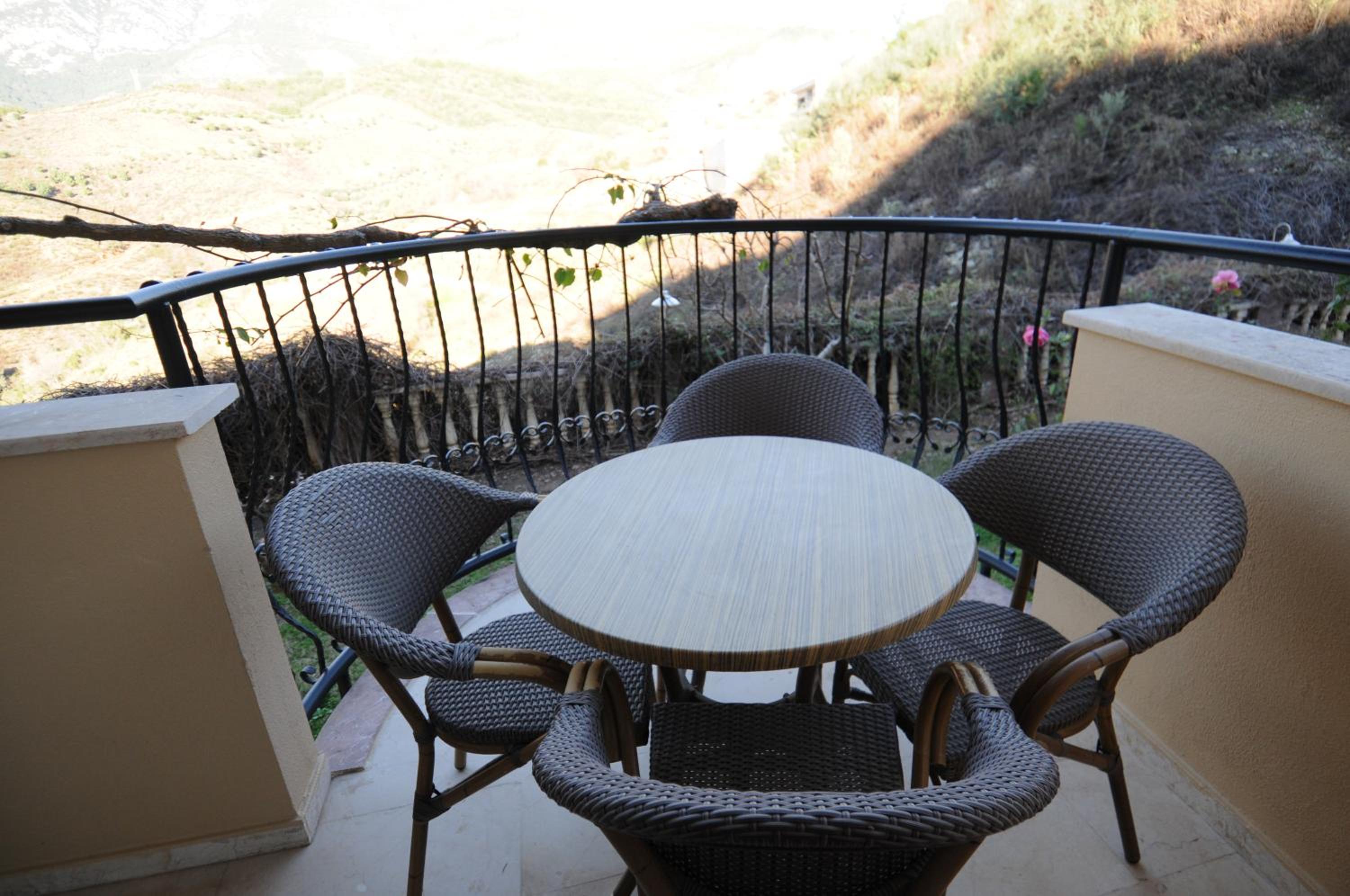 balcony