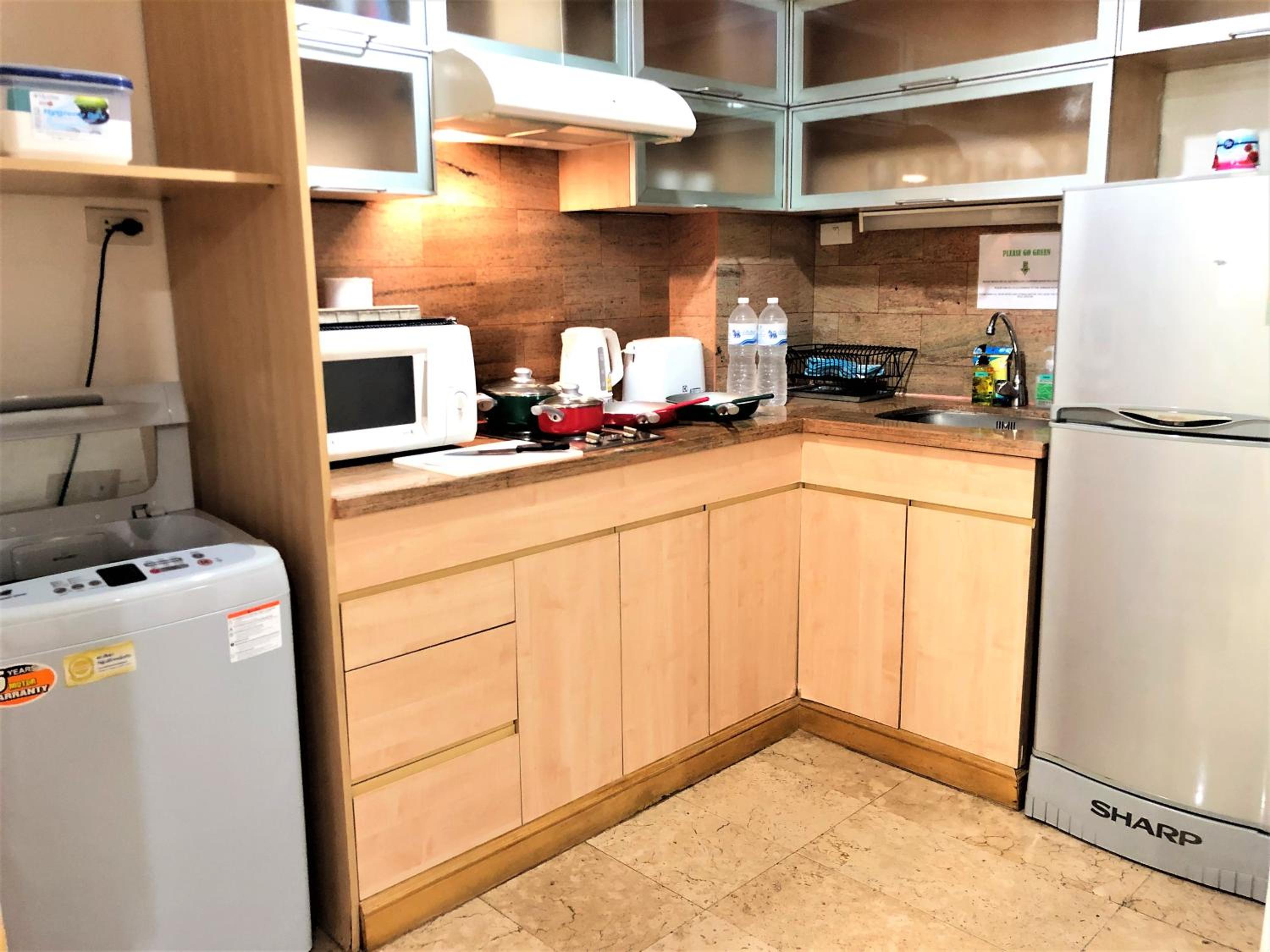 Twin Peaks Sukhumvit Suites