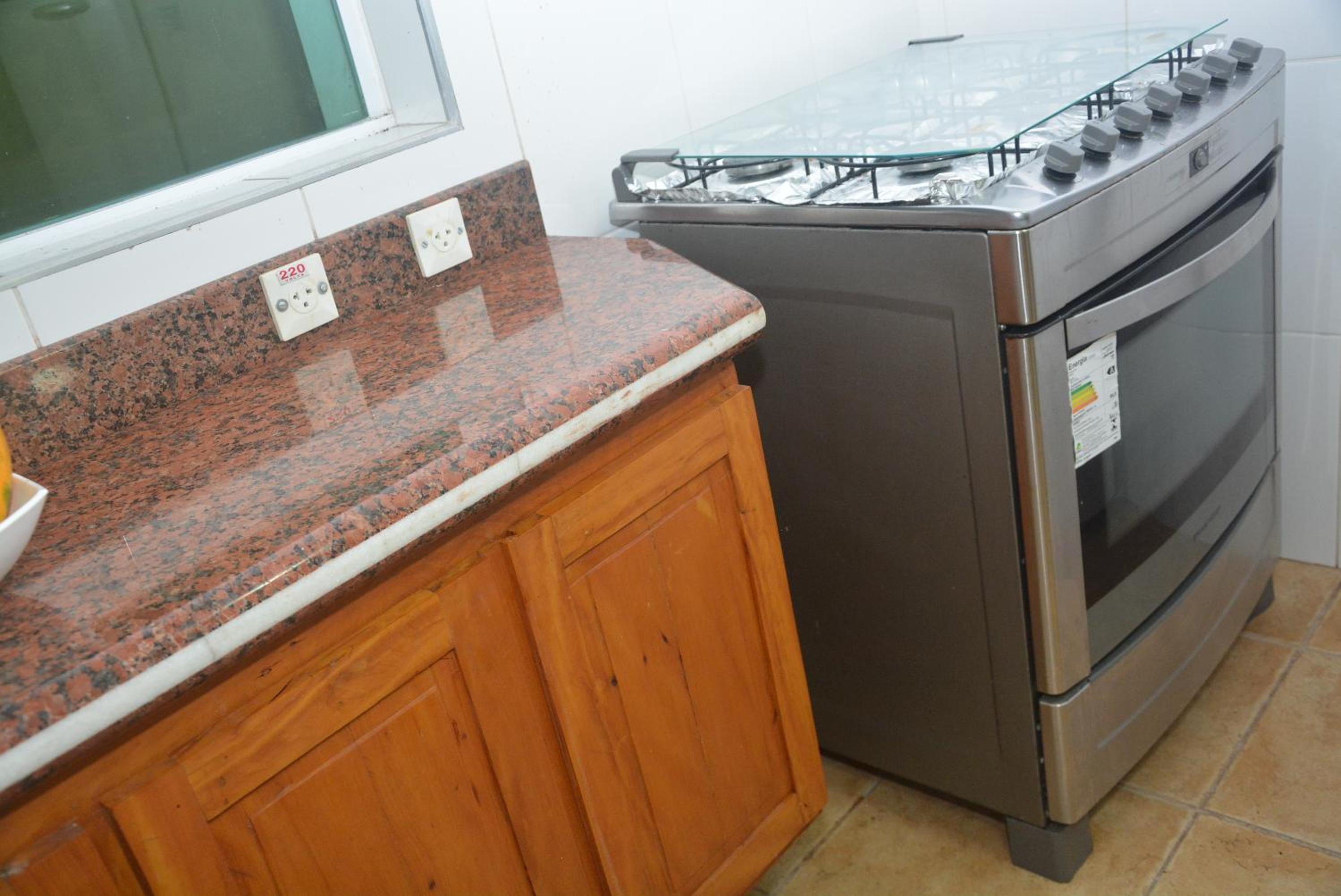 CASA COND HANGA ROA BERTIOGA 4 Func