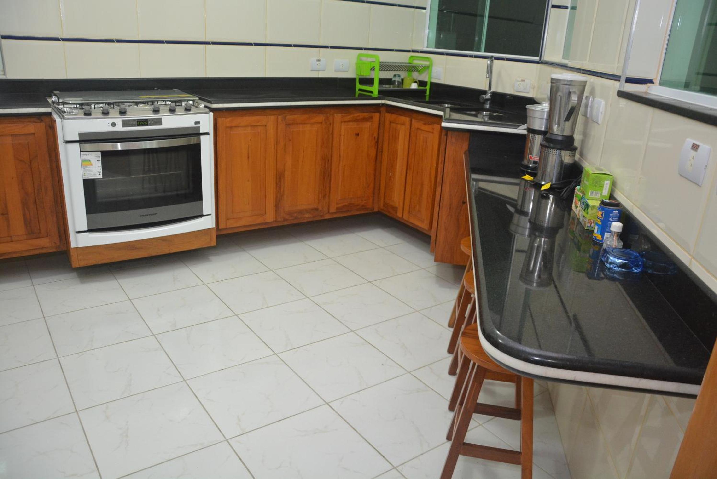 CASA COND HANGA ROA BERTIOGA 4 Func