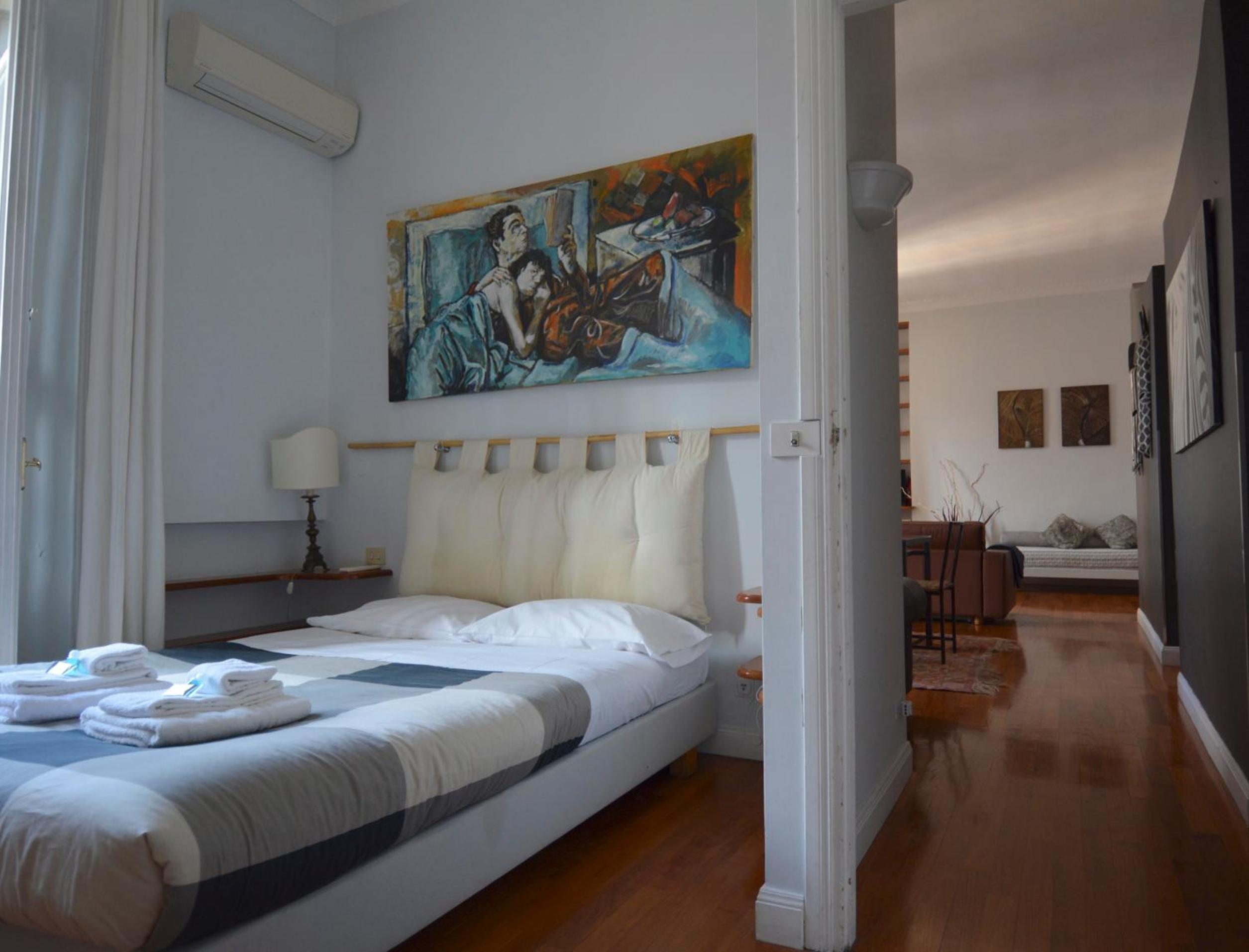 House and the City - Colosseum Apartments