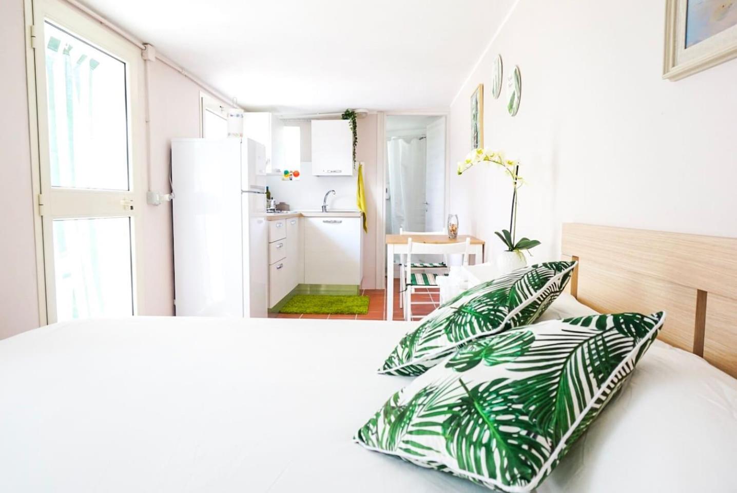 Villa Aurelia - Modern Seafront Studio Apartment