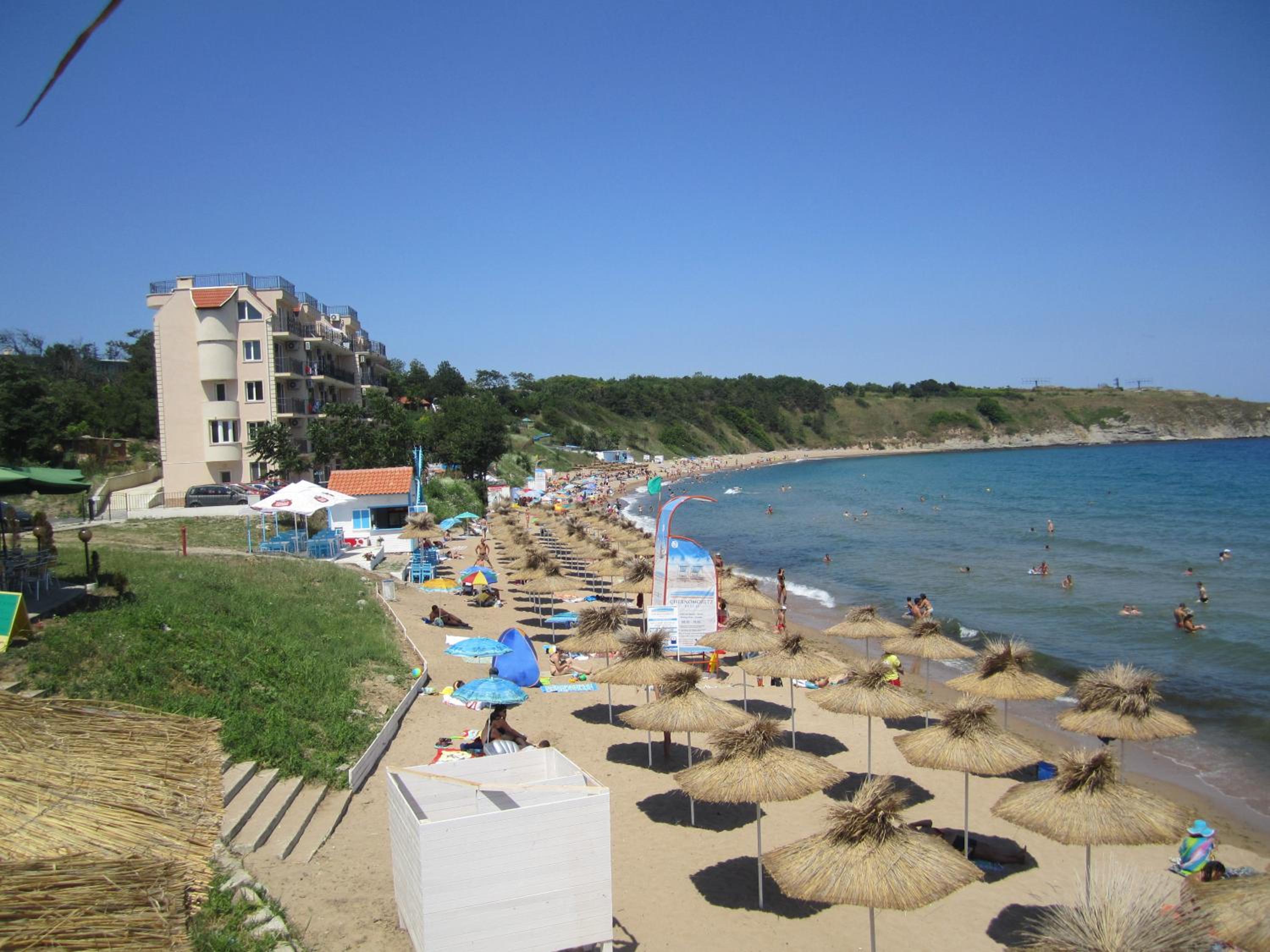 Akra Apartments